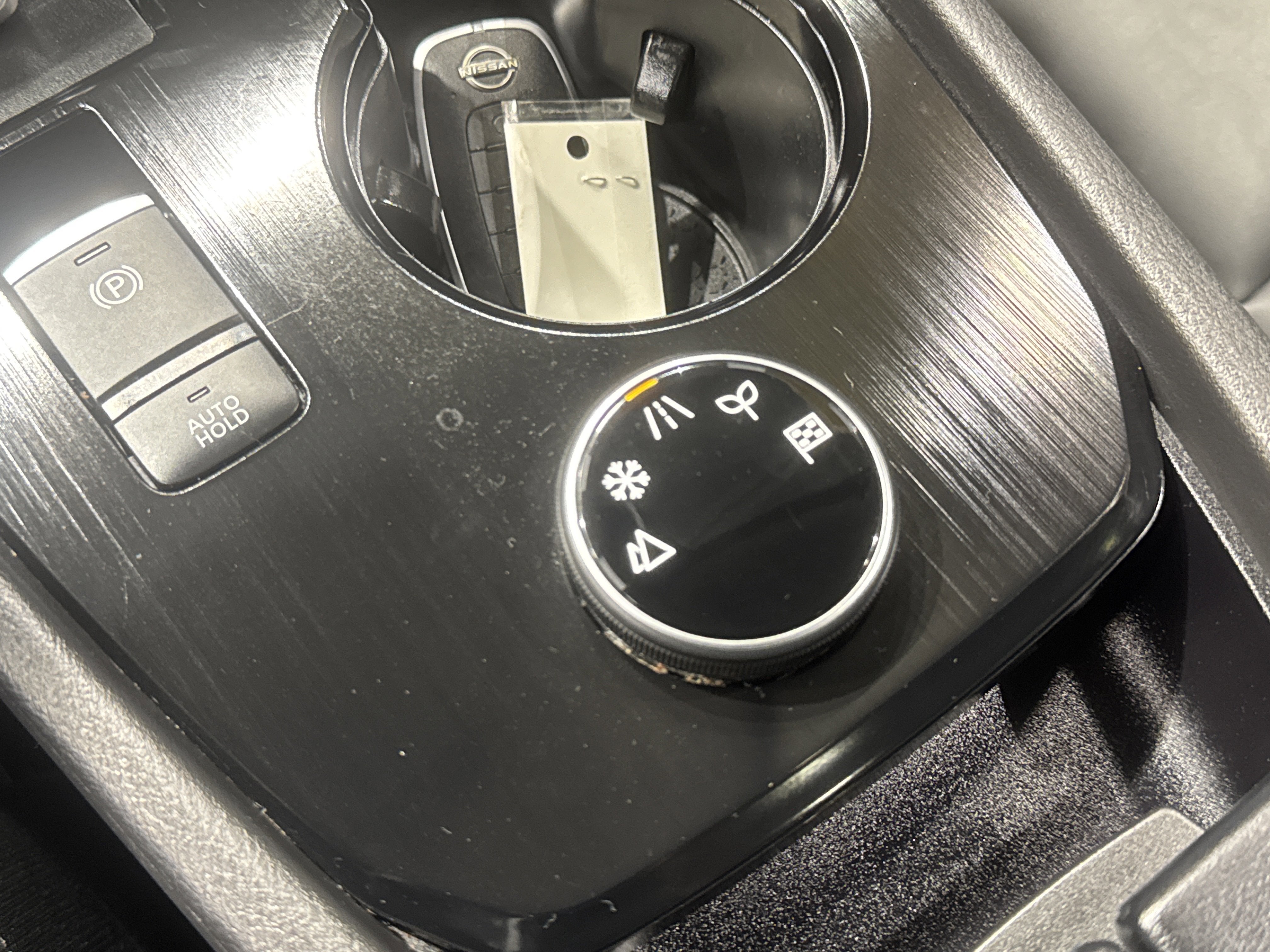 2023 Nissan Rogue SV W/Premium Package & Midnight Package