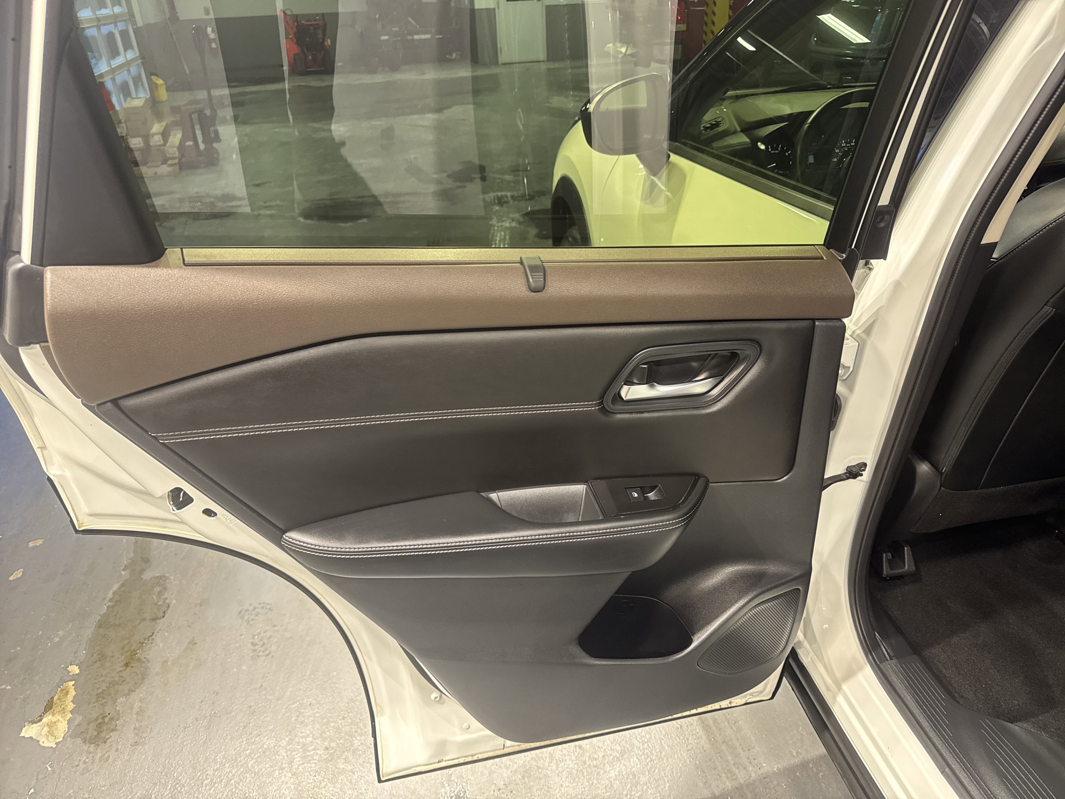 2023 Nissan Rogue SV W/Premium Package & Midnight Package