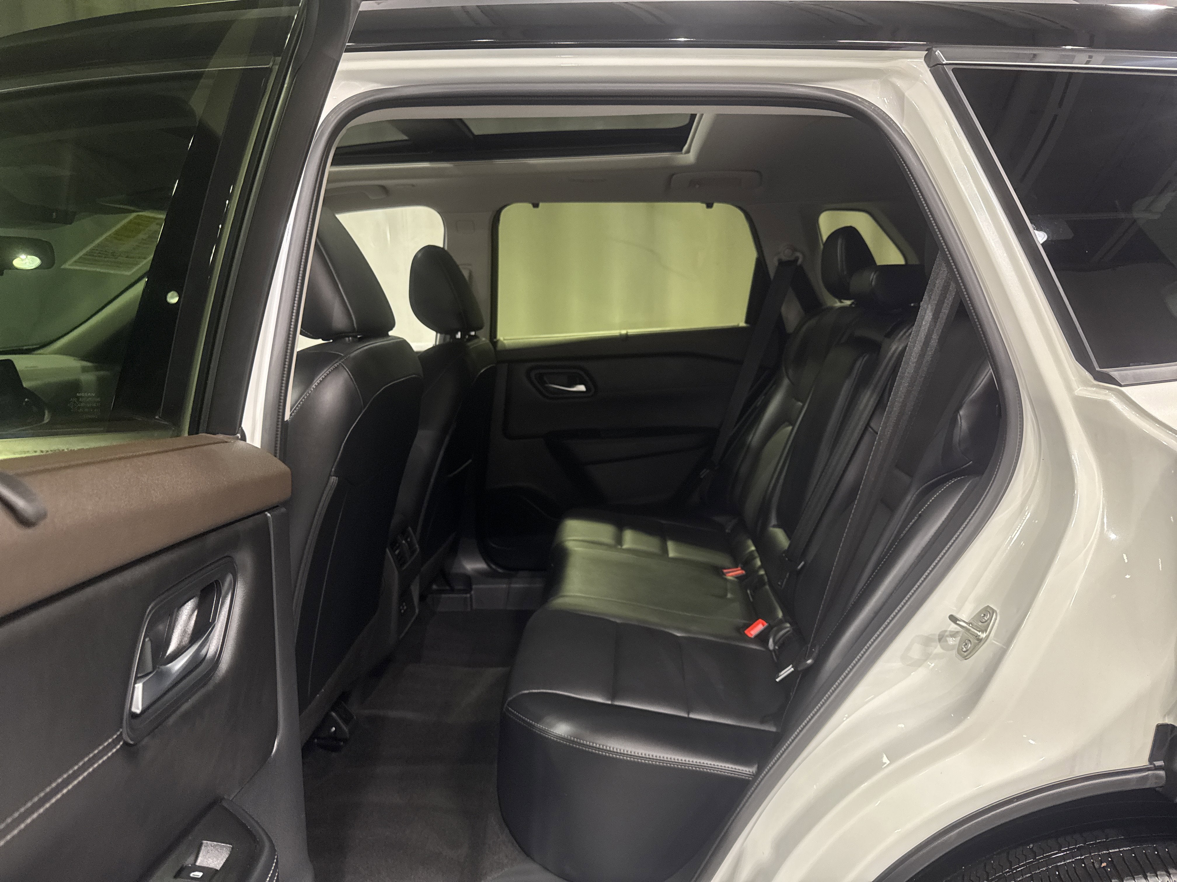 2023 Nissan Rogue SV W/Premium Package & Midnight Package