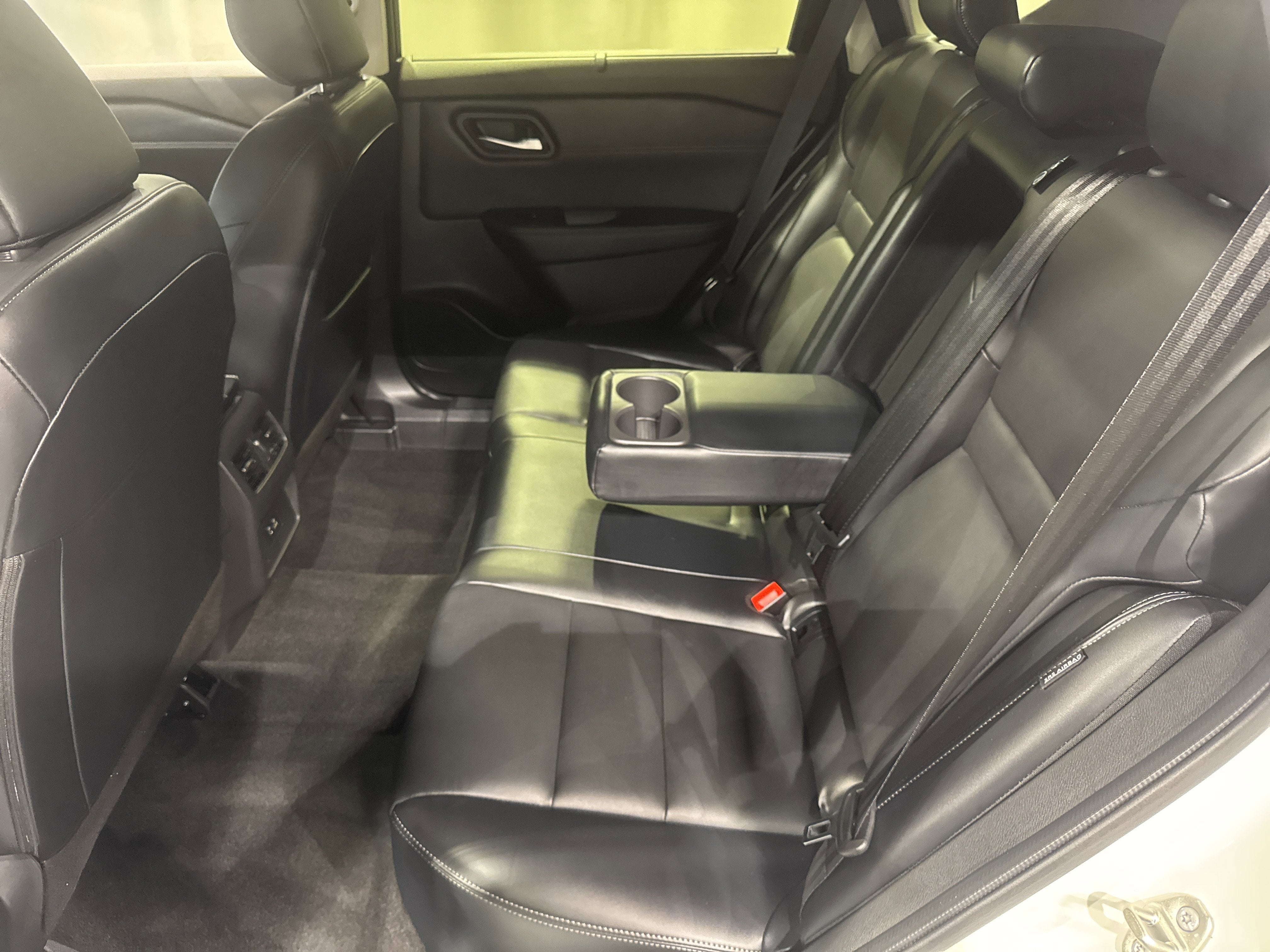 2023 Nissan Rogue SV W/Premium Package & Midnight Package