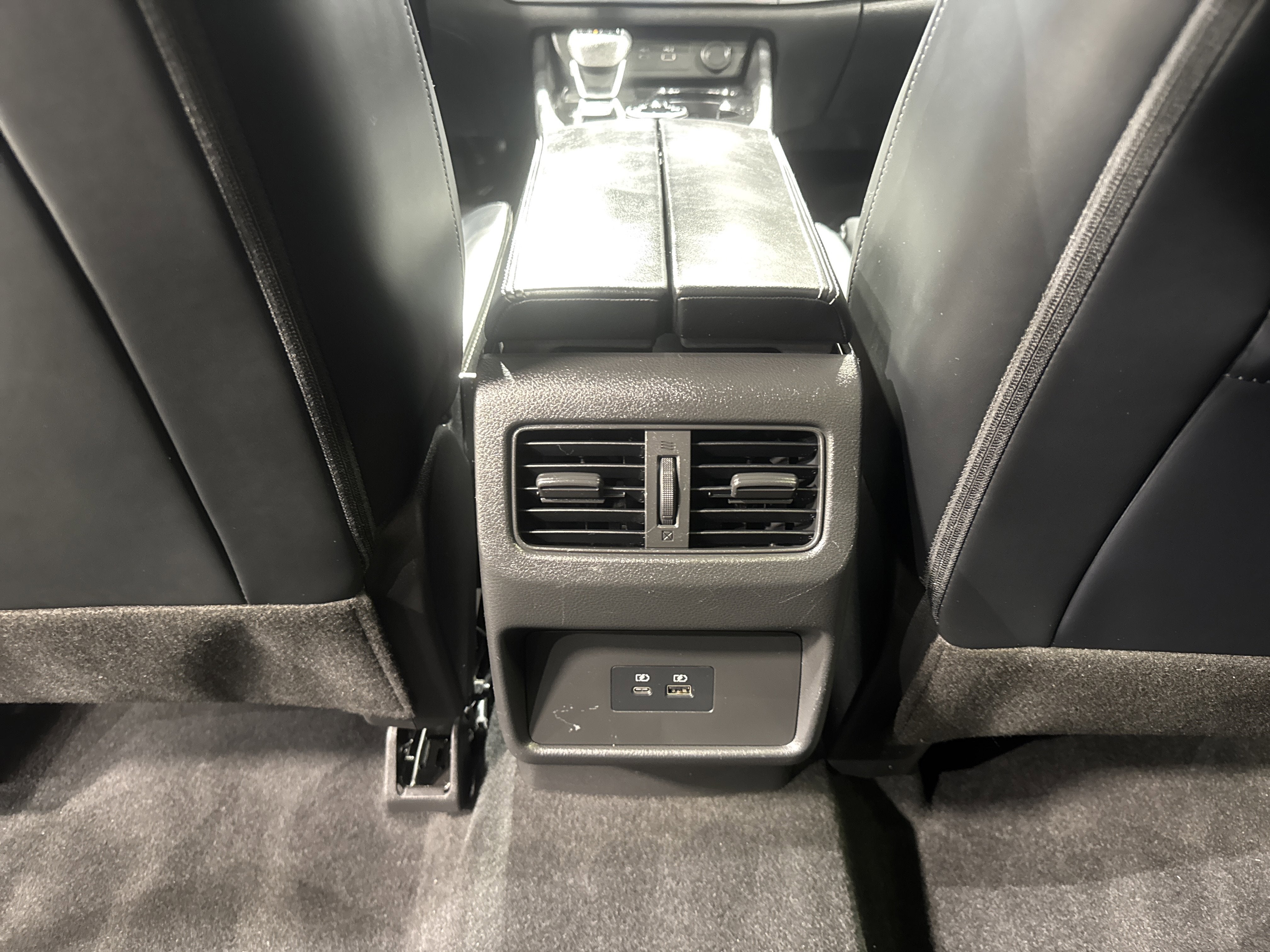 2023 Nissan Rogue SV W/Premium Package & Midnight Package