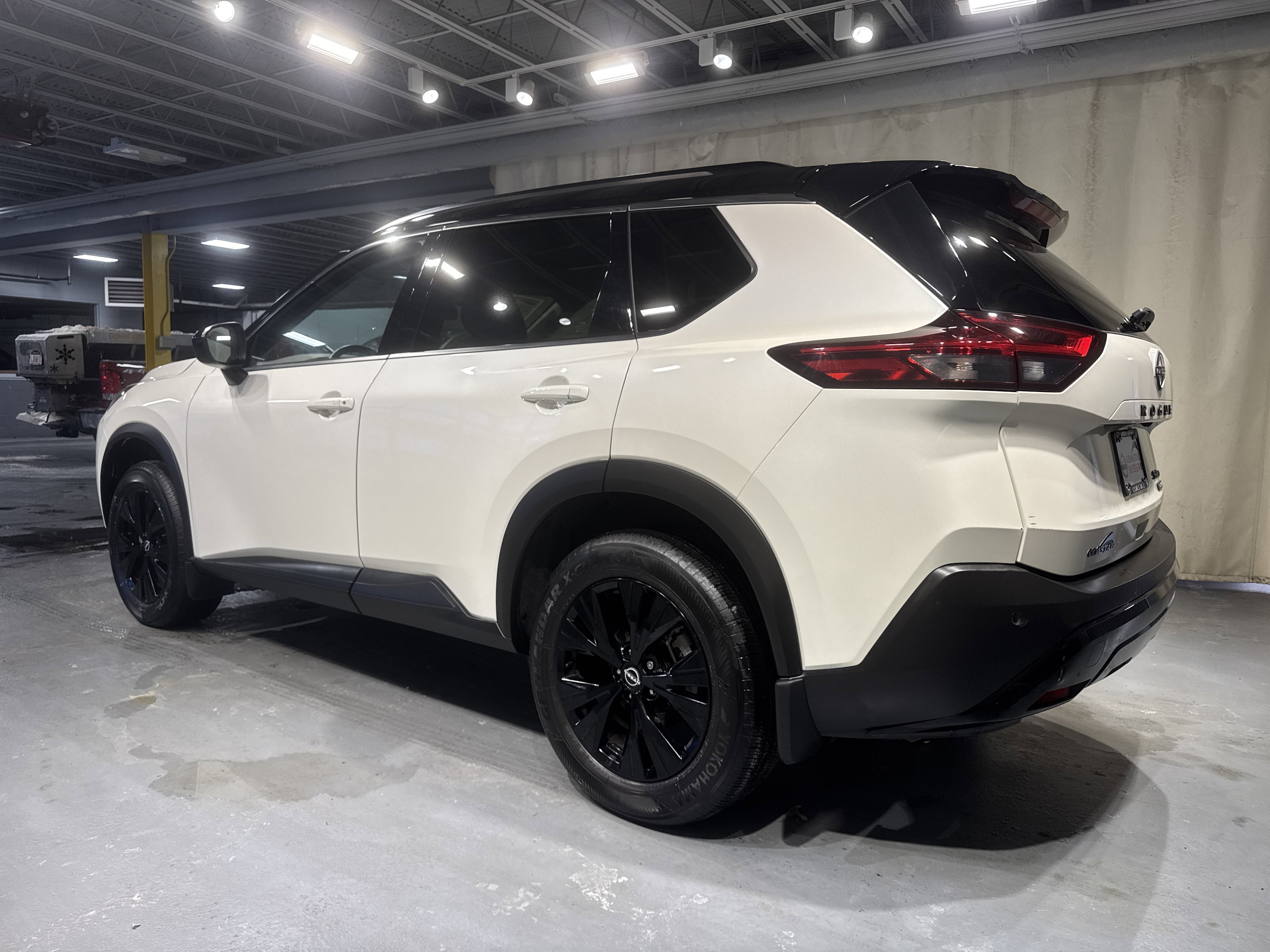 2023 Nissan Rogue SV W/Premium Package & Midnight Package