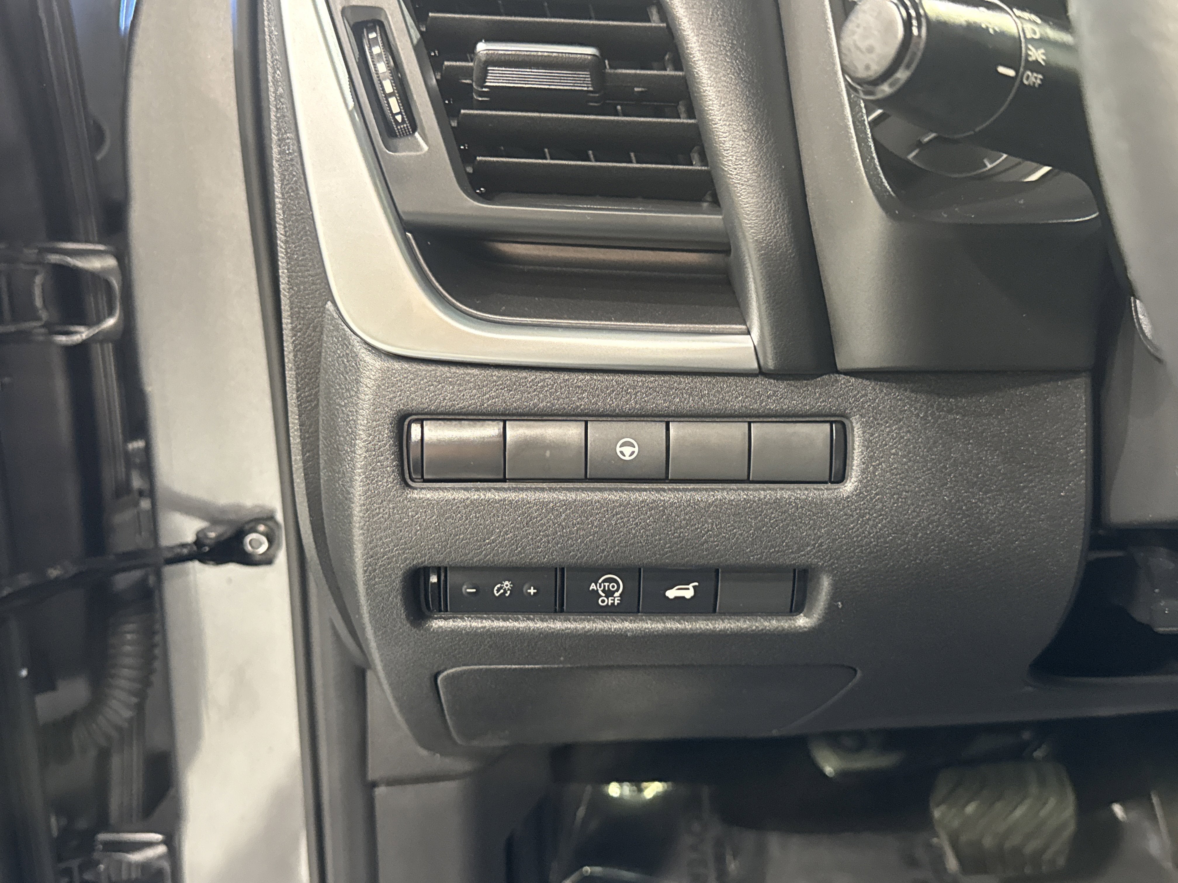 2023 Nissan Rogue SV W/Premium Package