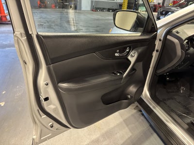 2017 Nissan Rogue SV W/Premium Package