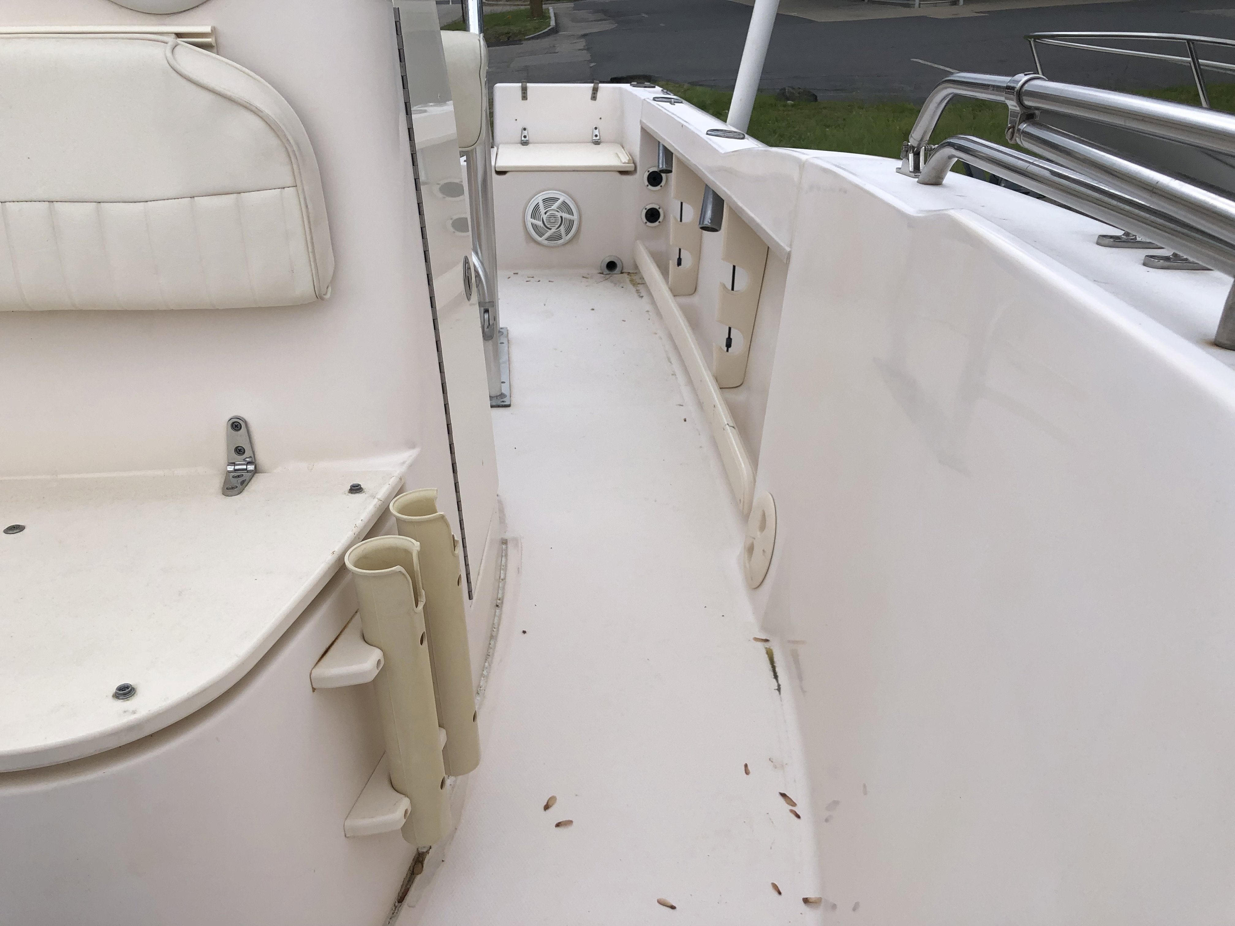 2011 GRADY WHITE 18 FISHERMAN Base