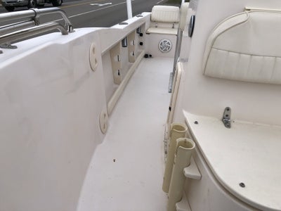2011 GRADY WHITE 18 FISHERMAN Base