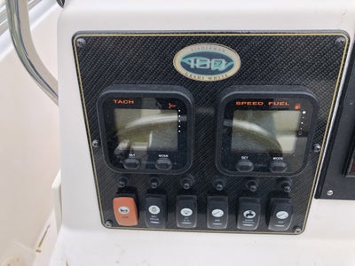 2011 GRADY WHITE 18 FISHERMAN Base