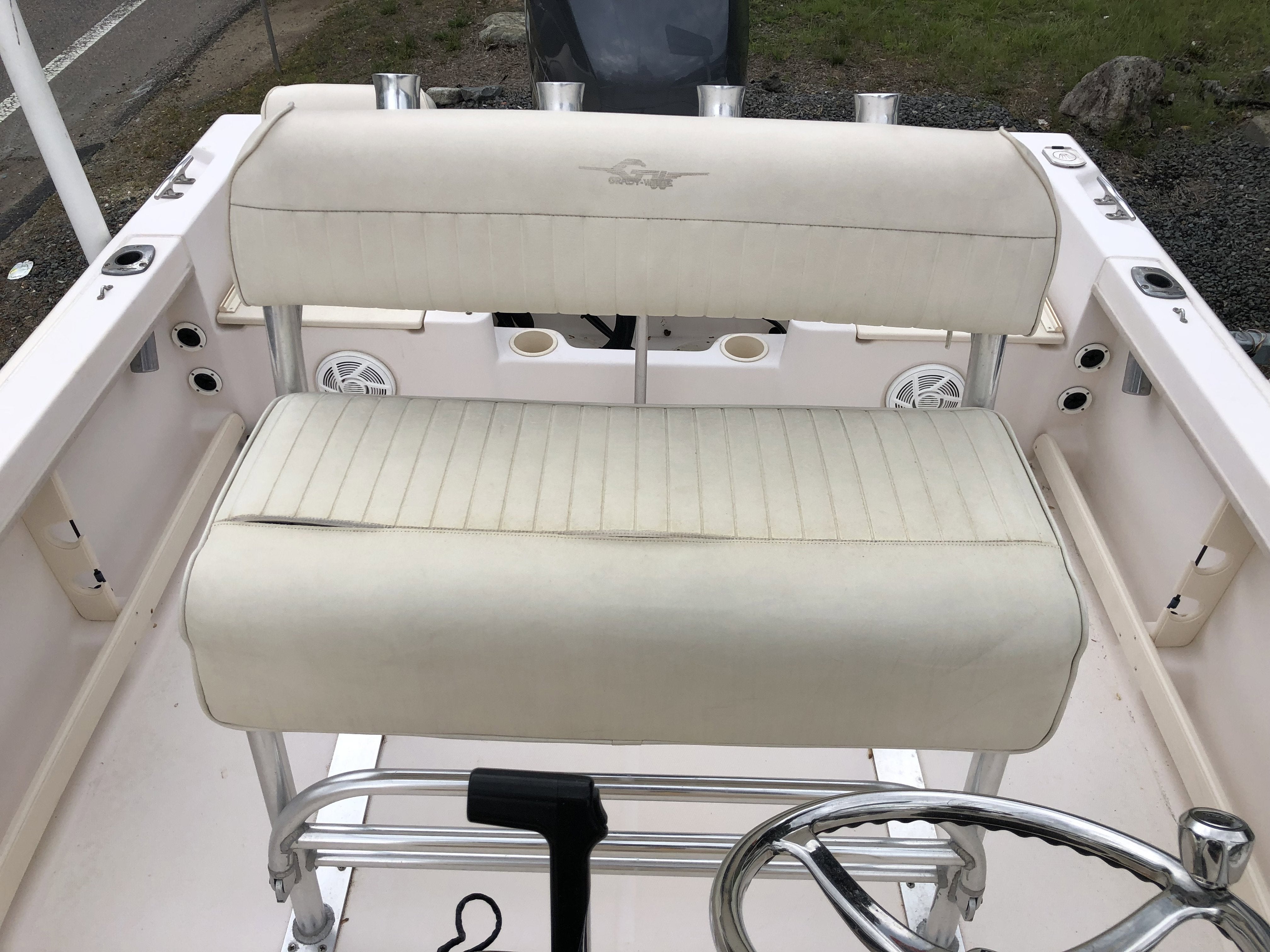 2011 GRADY WHITE 18 FISHERMAN Base