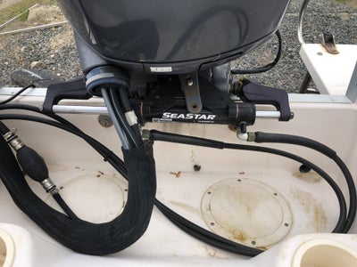 2011 GRADY WHITE 18 FISHERMAN Base