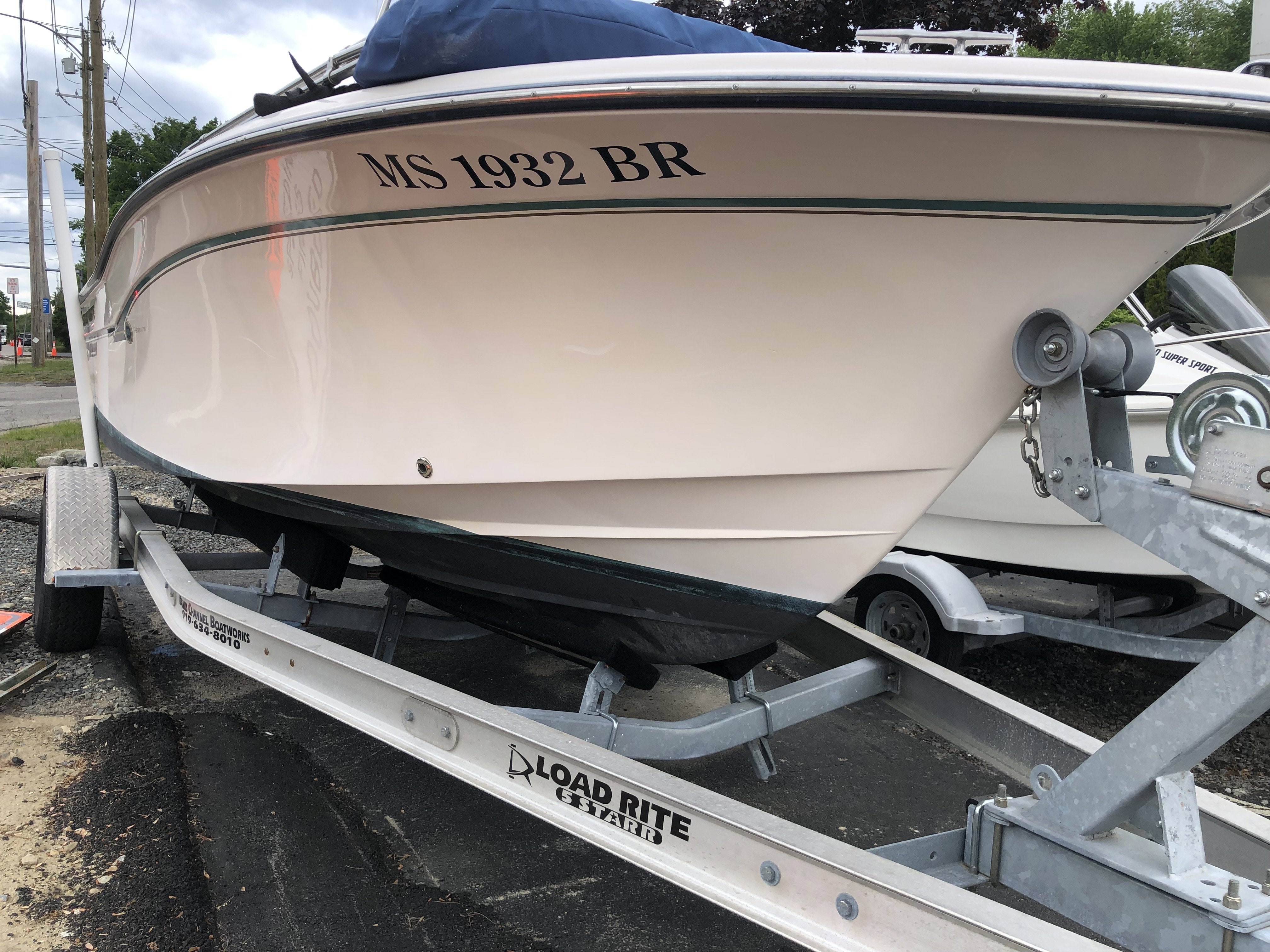 2011 GRADY WHITE 18 FISHERMAN Base