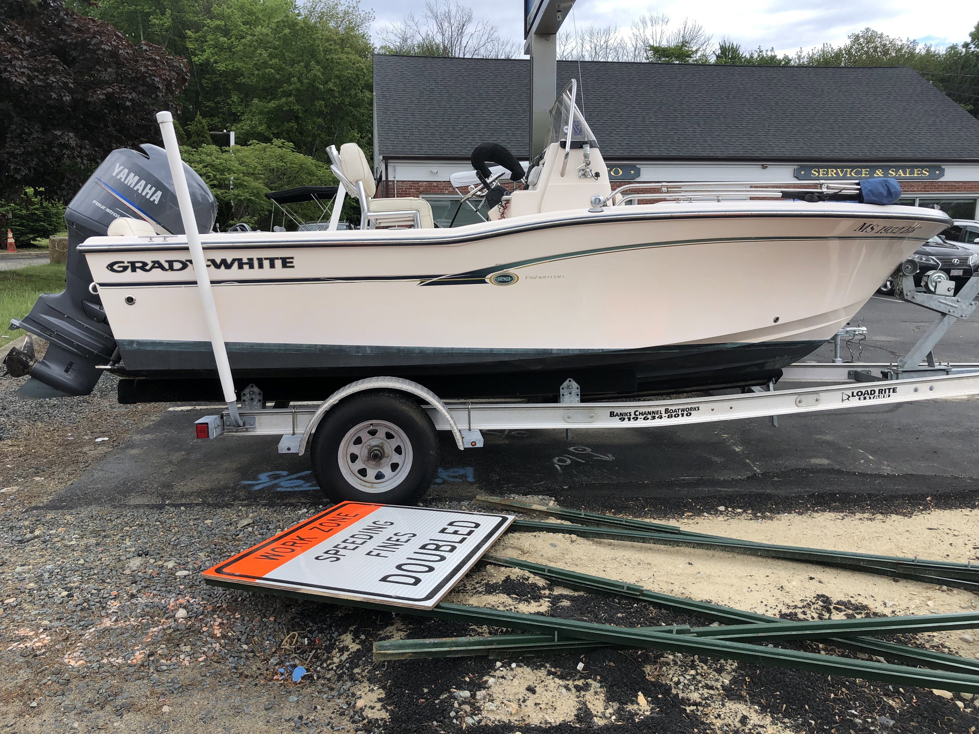 2011 GRADY WHITE 18 FISHERMAN Base