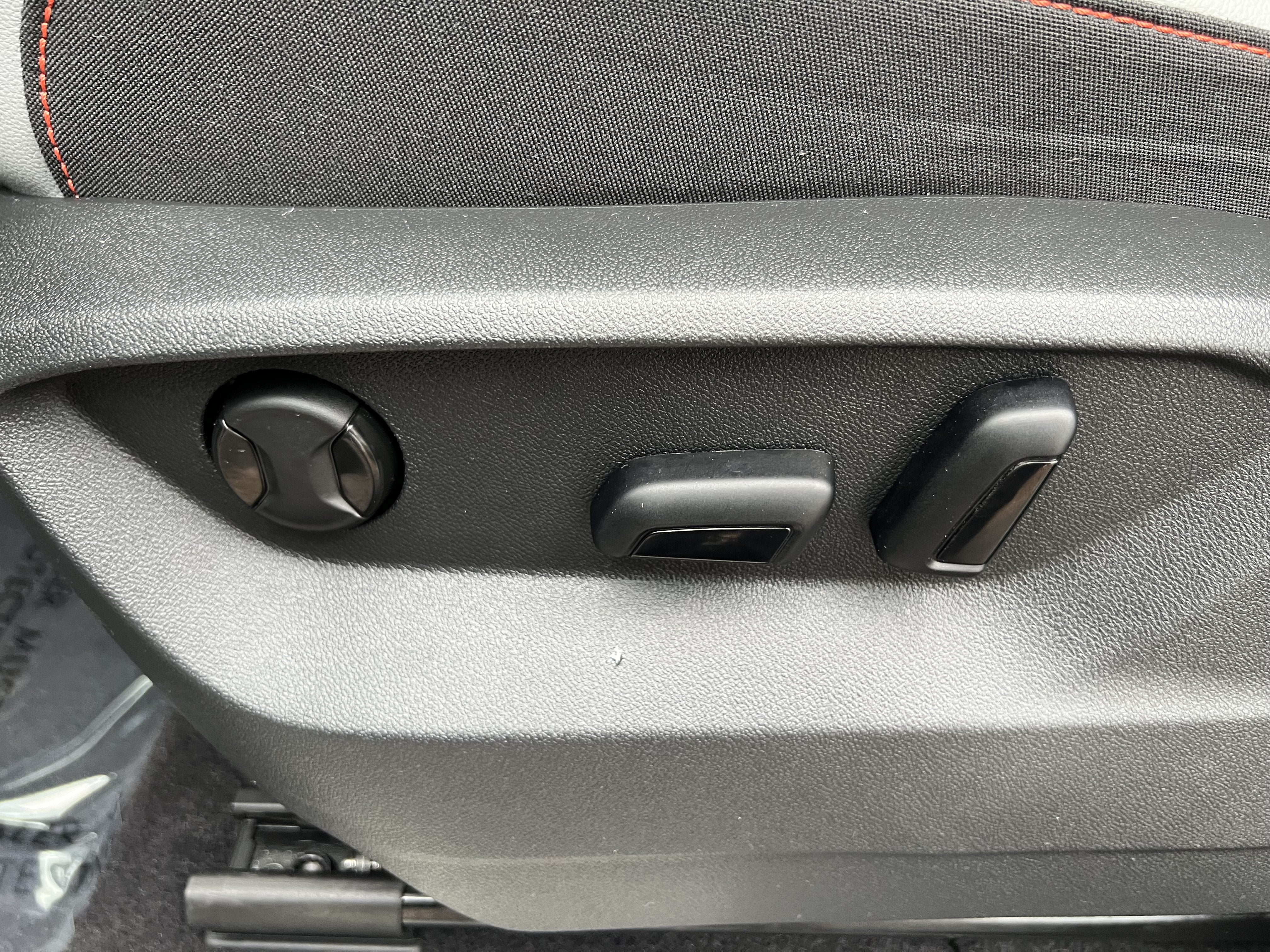 2024 Volkswagen Atlas 2.0T Peak Edition SE w/Technology