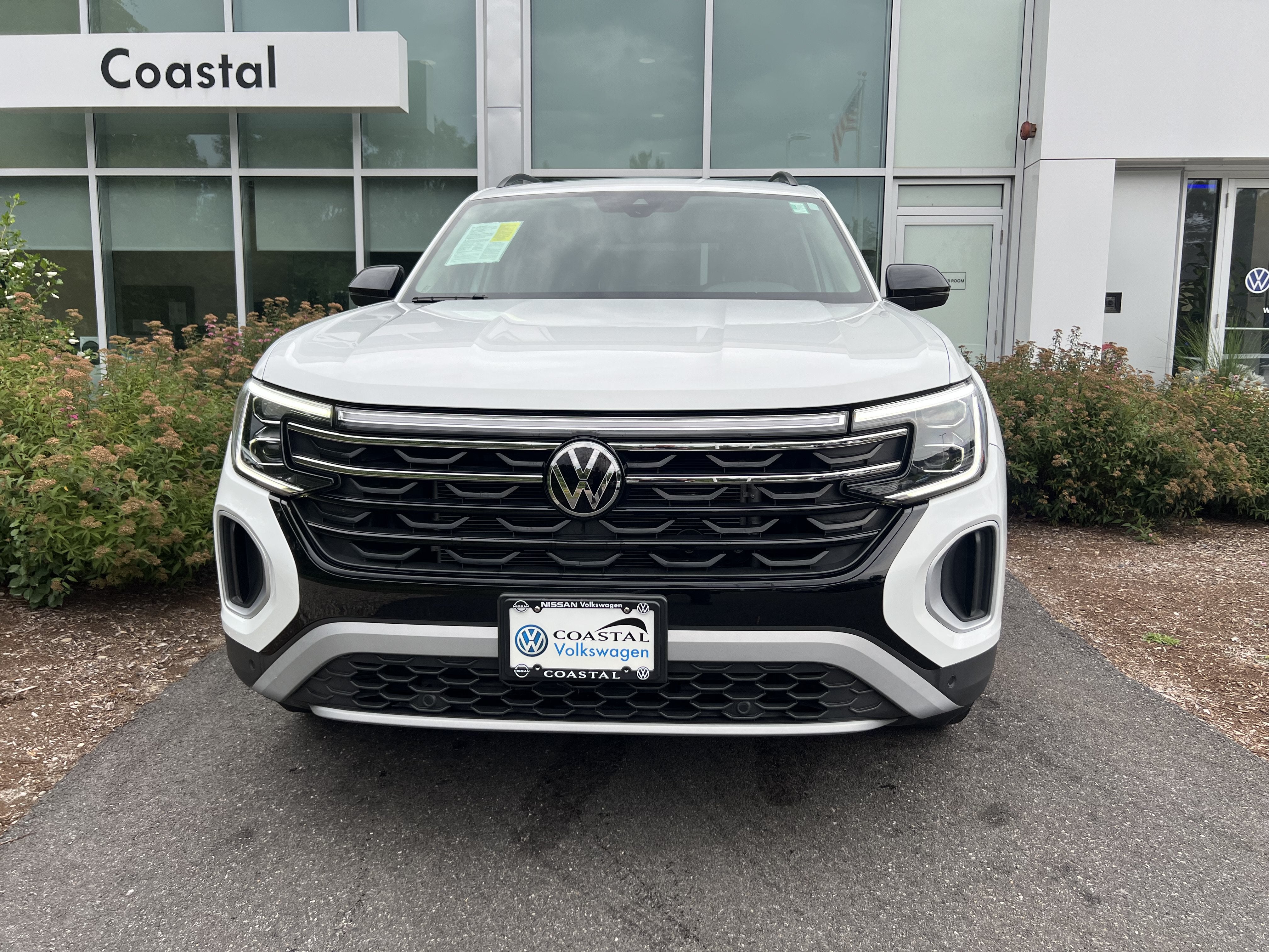 2024 Volkswagen Atlas 2.0T Peak Edition SE w/Technology