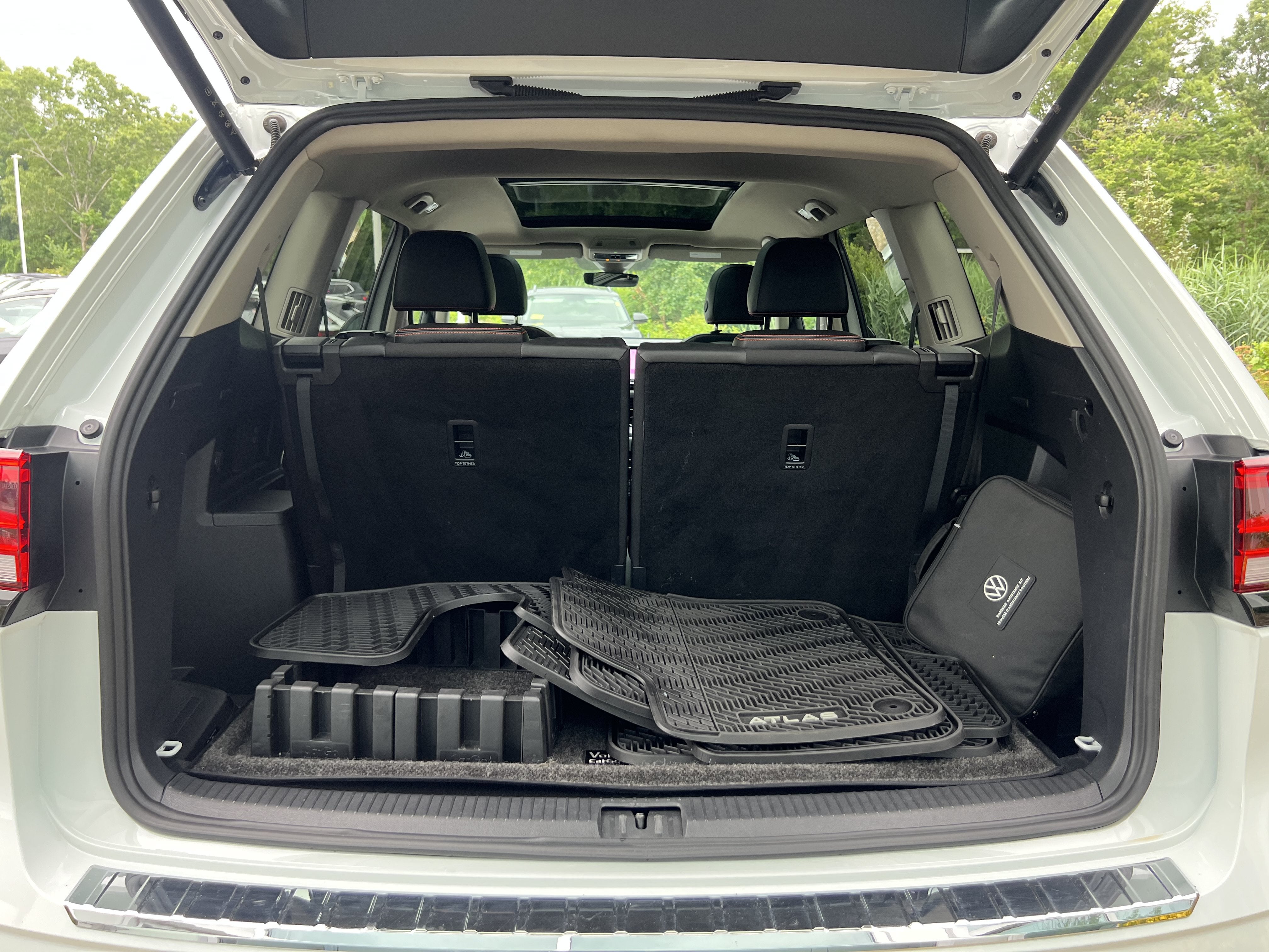 2024 Volkswagen Atlas 2.0T Peak Edition SE w/Technology