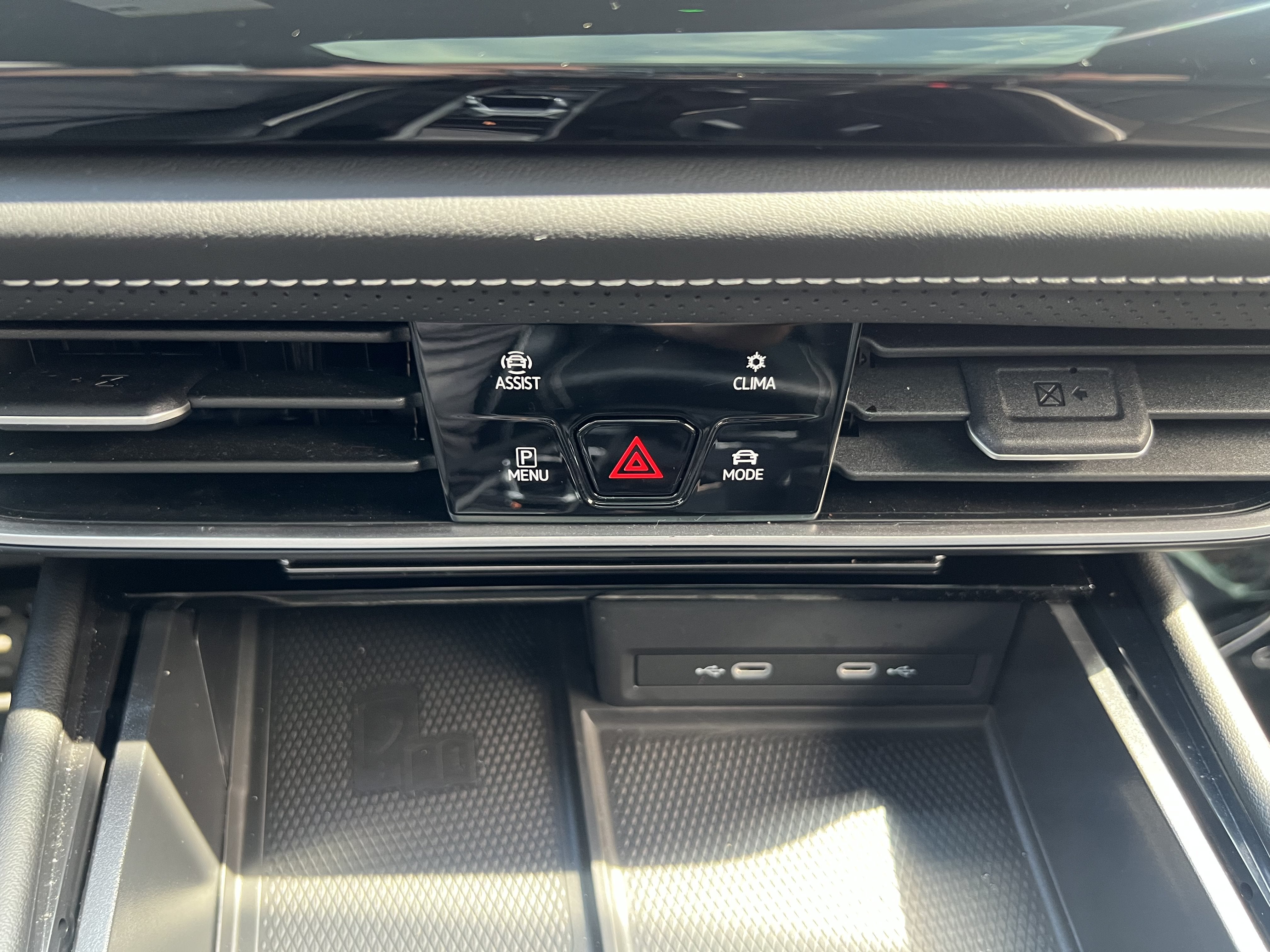 2024 Volkswagen Atlas Cross Sport 2.0T SEL Premium R-Line