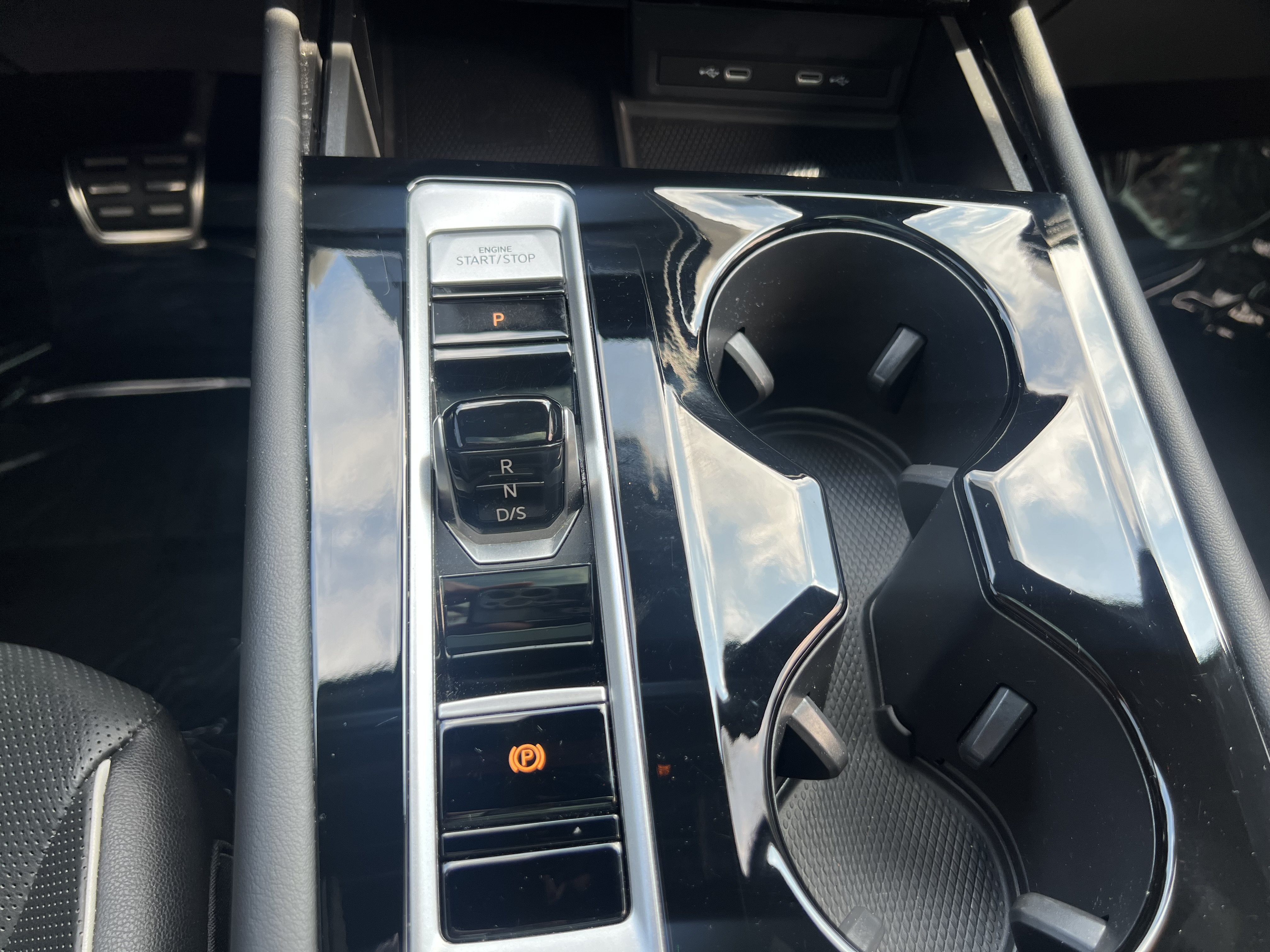 2024 Volkswagen Atlas Cross Sport 2.0T SEL Premium R-Line