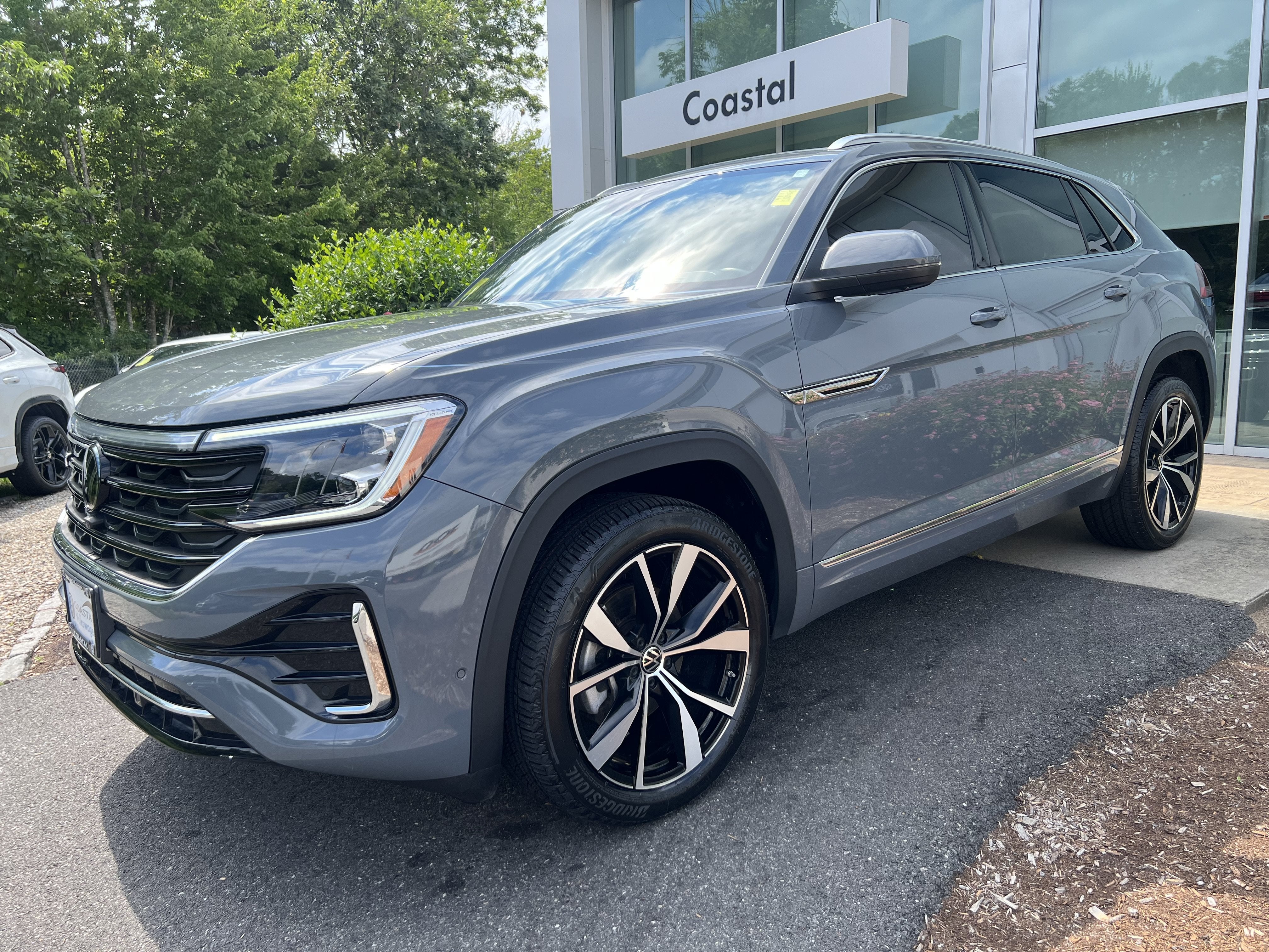 2024 Volkswagen Atlas Cross Sport 2.0T SEL Premium R-Line