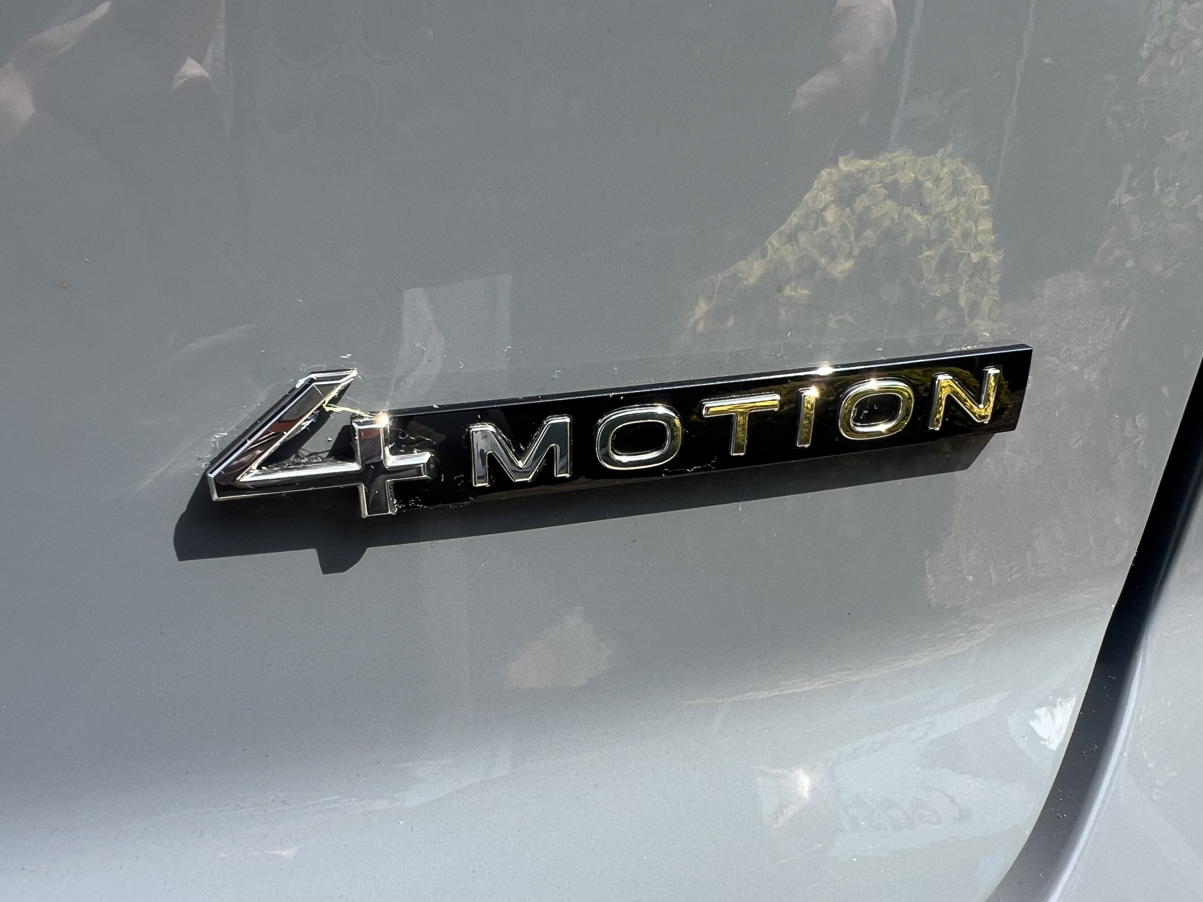 2024 Volkswagen Atlas Cross Sport 2.0T SEL Premium R-Line