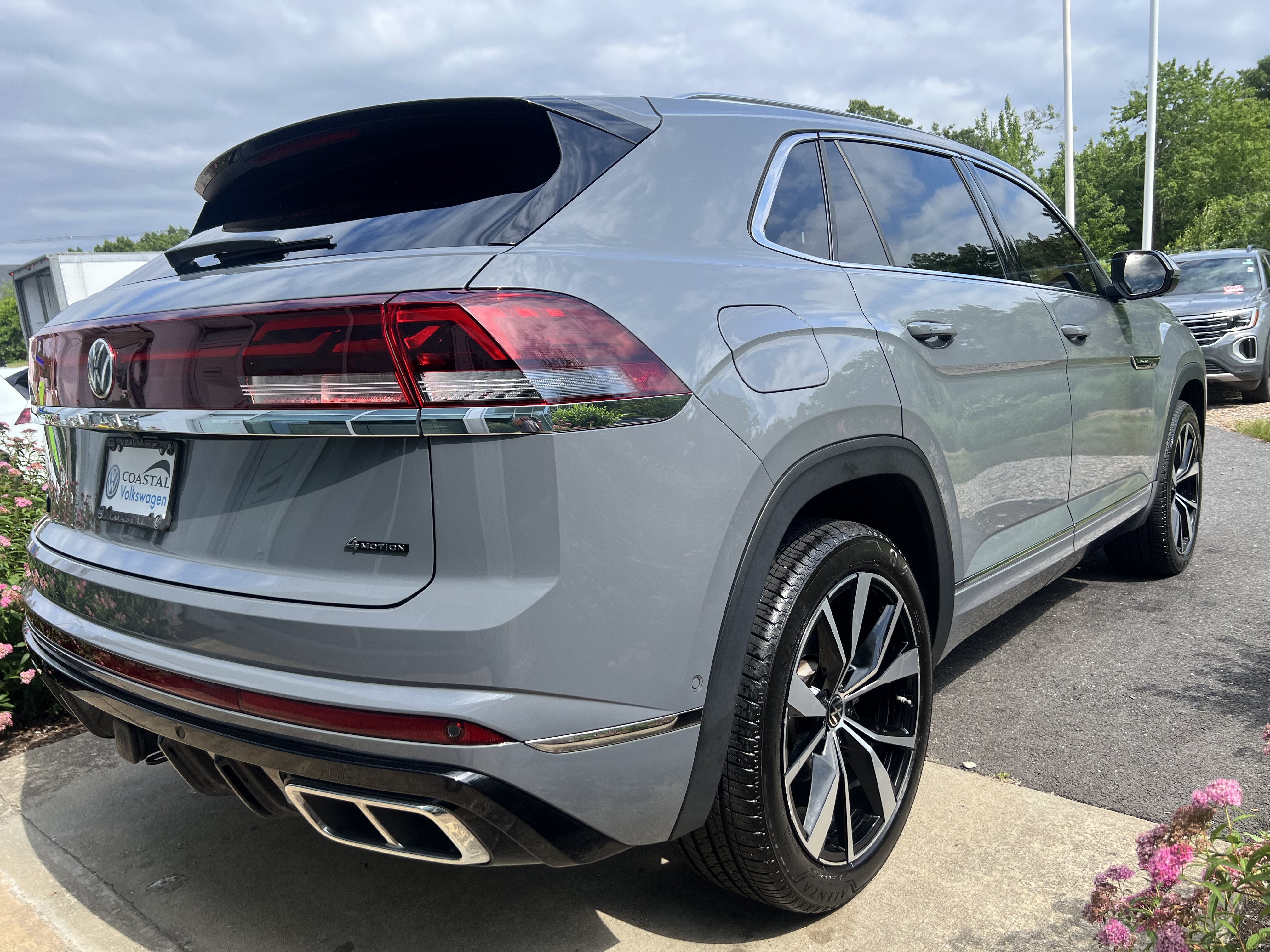 2024 Volkswagen Atlas Cross Sport 2.0T SEL Premium R-Line