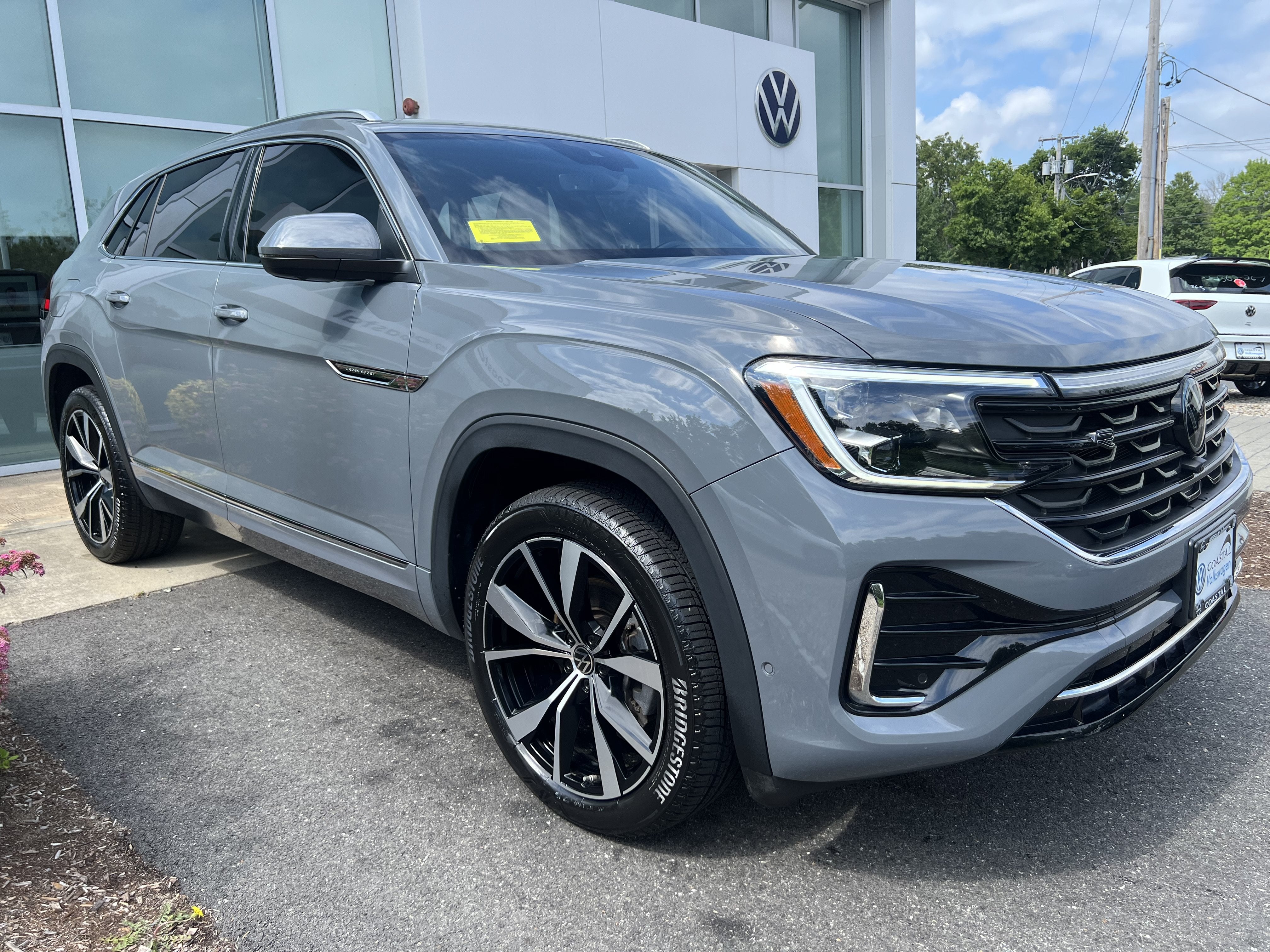 2024 Volkswagen Atlas Cross Sport 2.0T SEL Premium R-Line