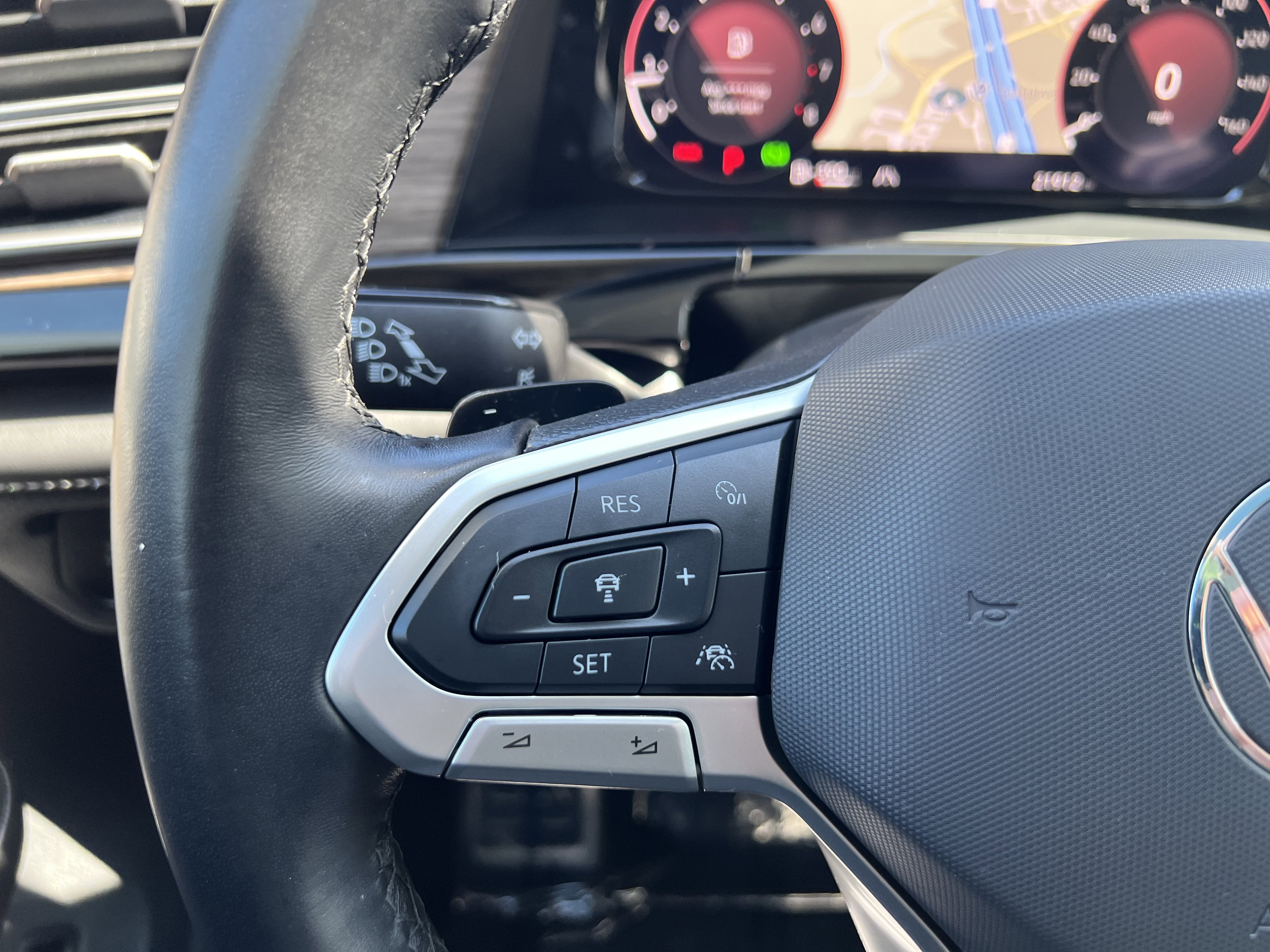 2024 Volkswagen Atlas 2.0T SEL Premium R-Line