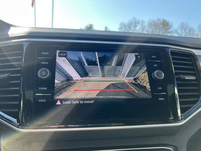 2023 Volkswagen Atlas 3.6L V6 SEL Premium R-Line w/captains chairs