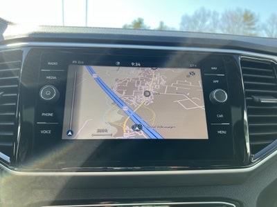 2023 Volkswagen Atlas 3.6L V6 SEL Premium R-Line w/captains chairs