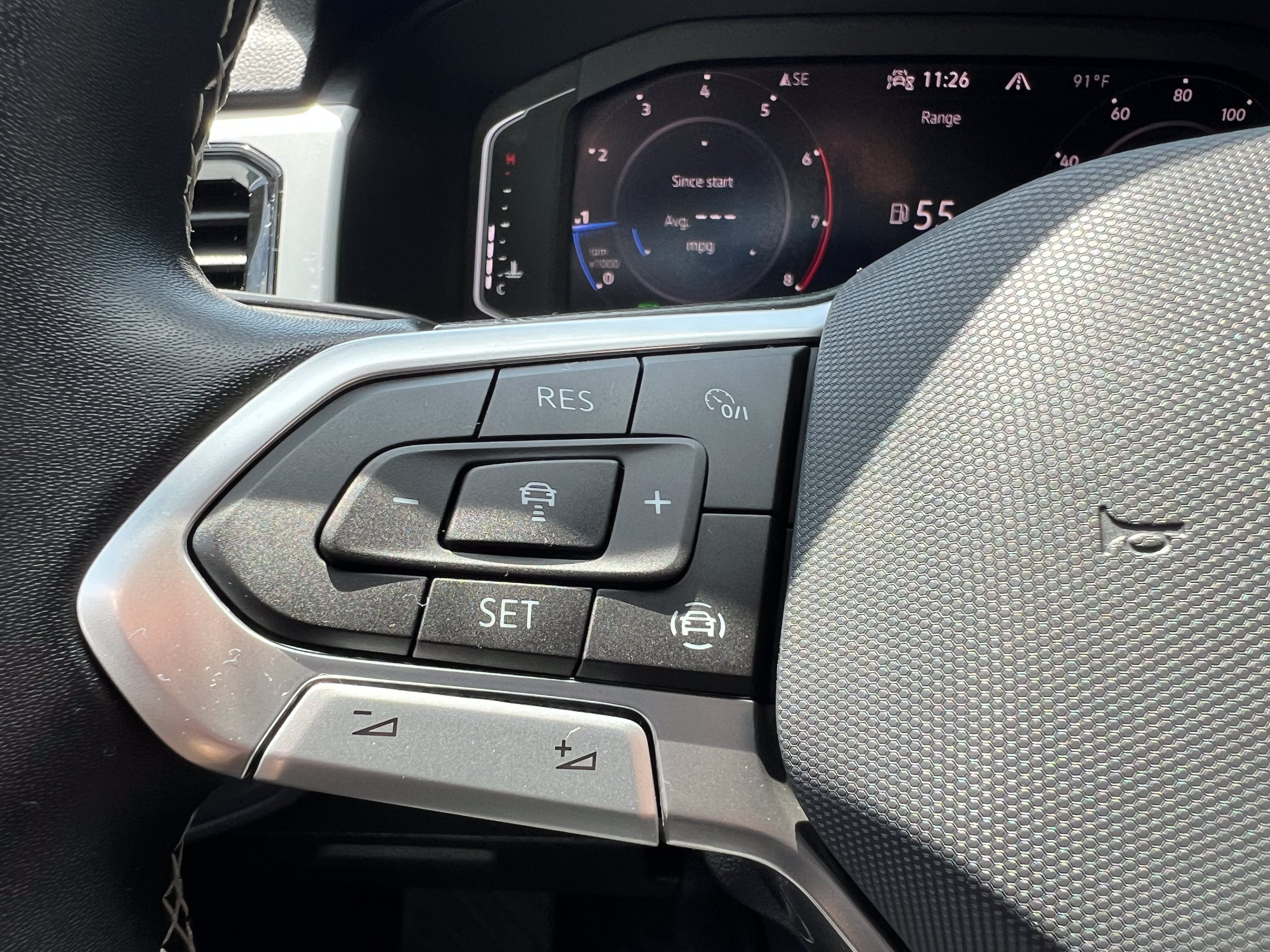 2023 Volkswagen Atlas Cross Sport 2.0T SE w/Technology