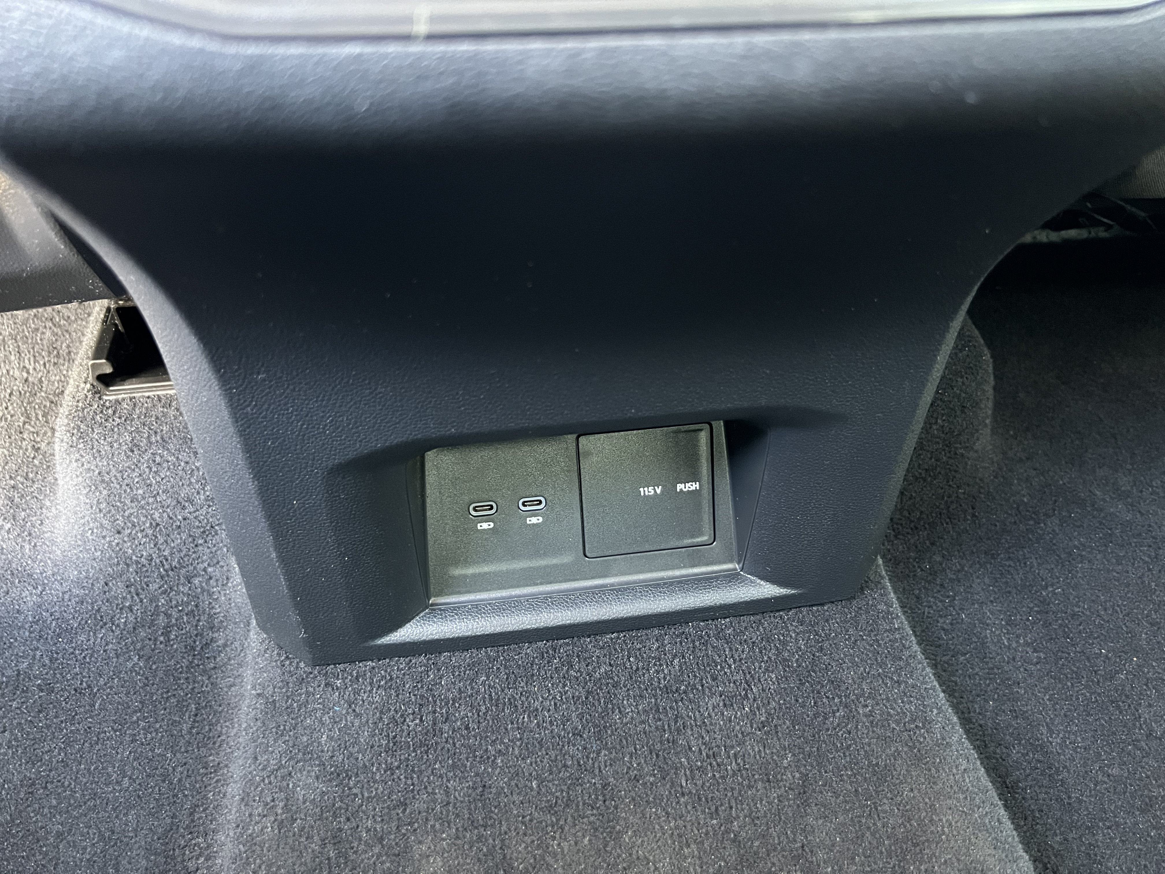 2022 Volkswagen Atlas 2.0T SE w/Technology