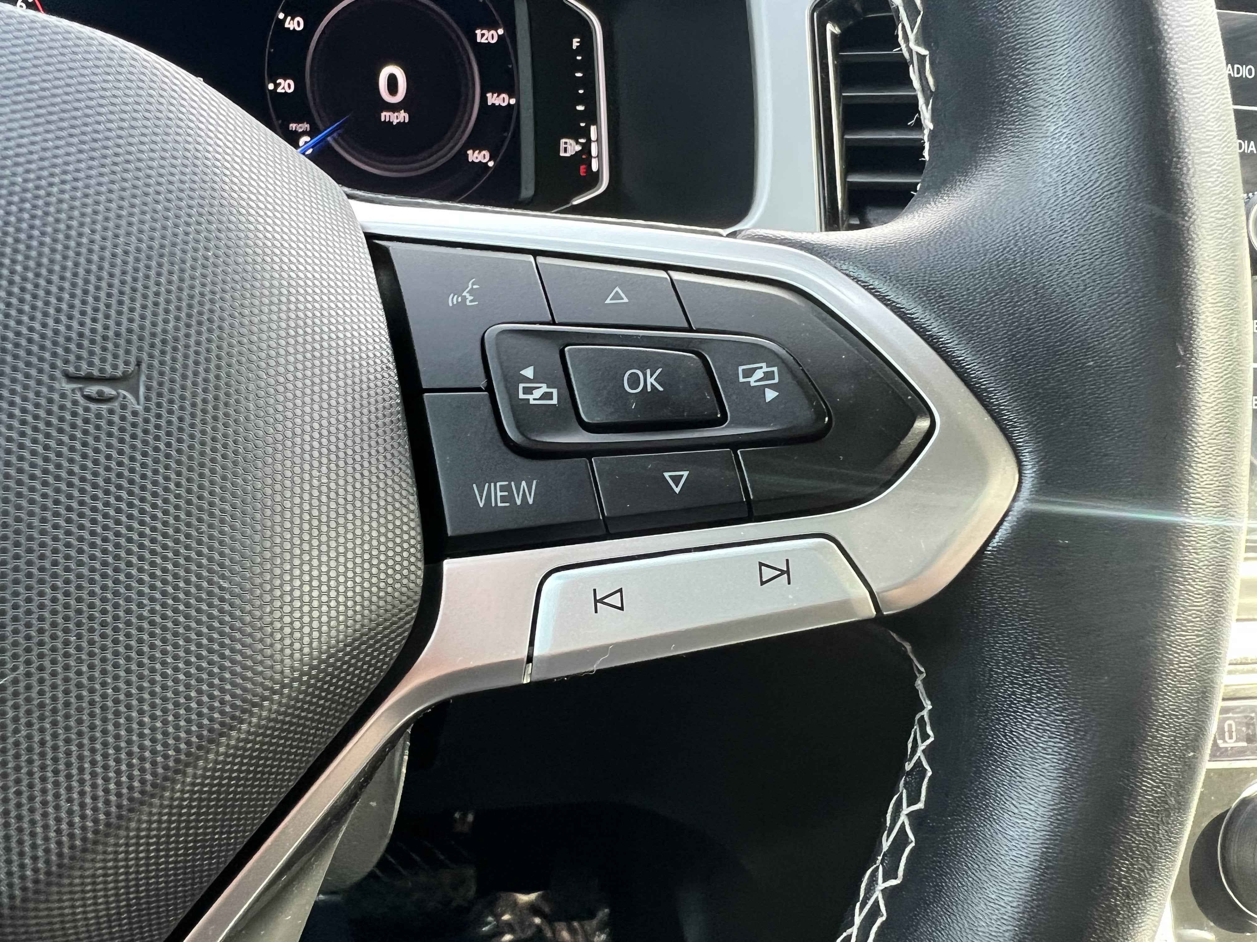 2023 Volkswagen Atlas 3.6L V6 SE w/Technology W/Black Wheel Package