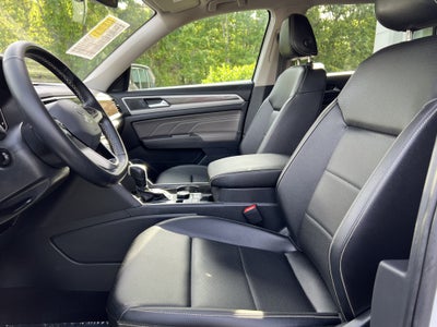 2023 Volkswagen Atlas 3.6L V6 SE w/Technology W/Black Wheel Package