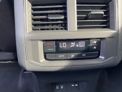 2023 Volkswagen Atlas 3.6L V6 SE w/Technology W/Black Wheel Package