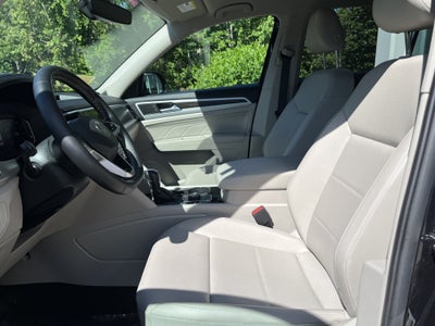2023 Volkswagen Atlas 3.6L V6 SE w/Technology W/Black Wheel Package
