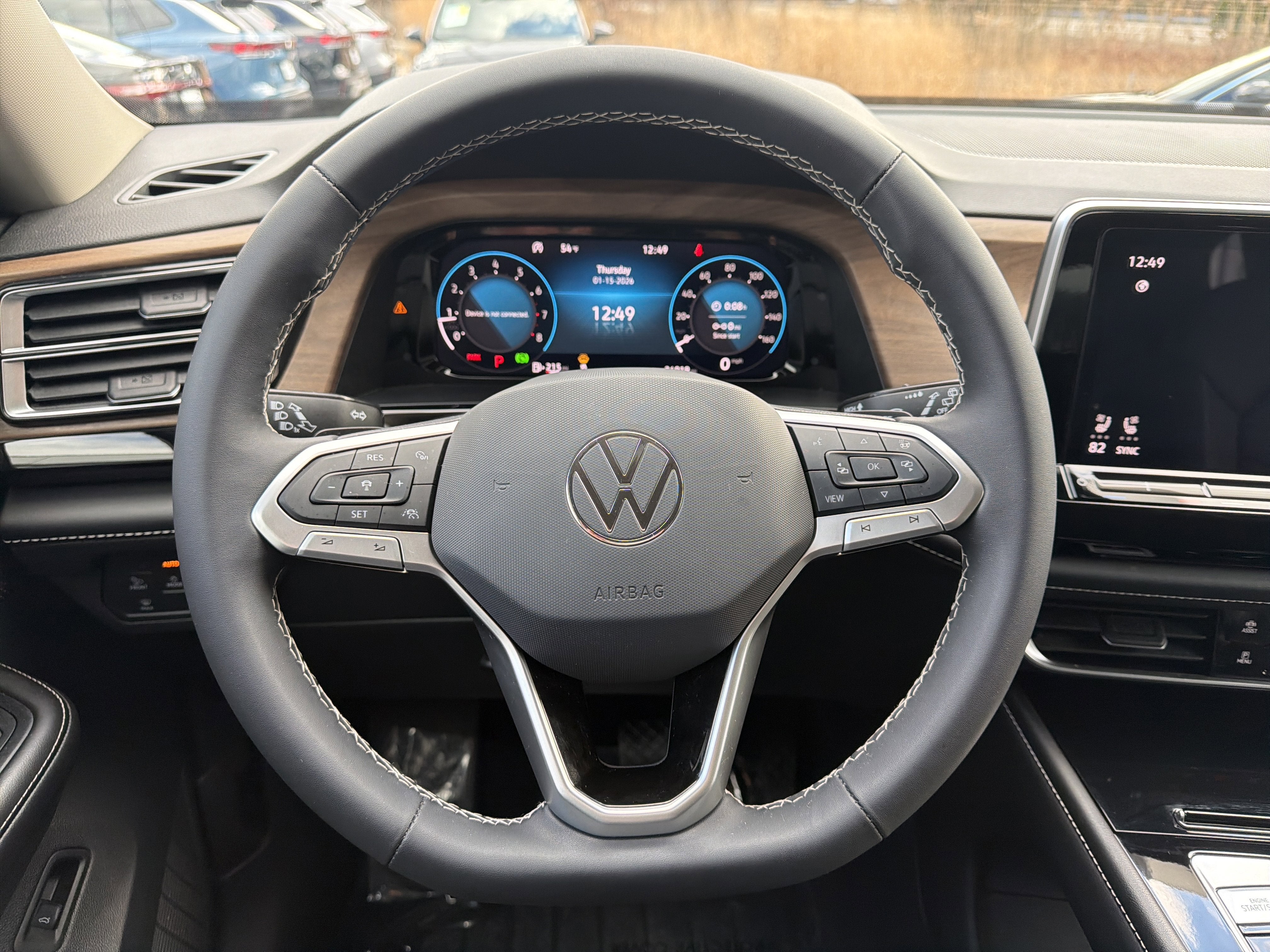 2024 Volkswagen Atlas 2.0T SE w/Technology w/ Captains Chairs