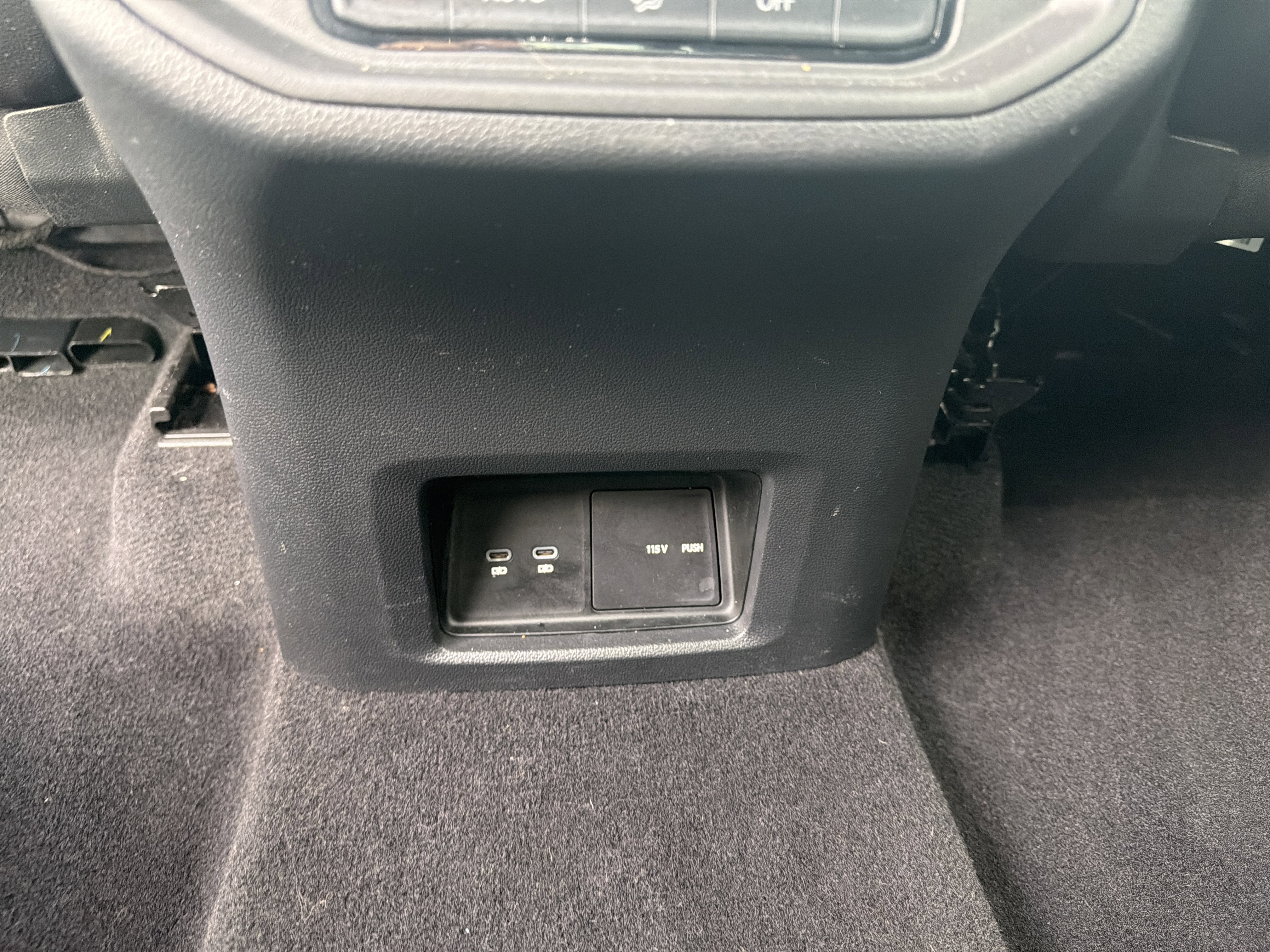 2024 Volkswagen Atlas 2.0T SE w/Technology w/ Captains Chairs