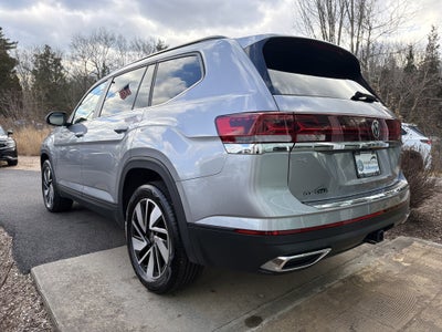 2024 Volkswagen Atlas 2.0T SE w/Technology w/ Captains Chairs
