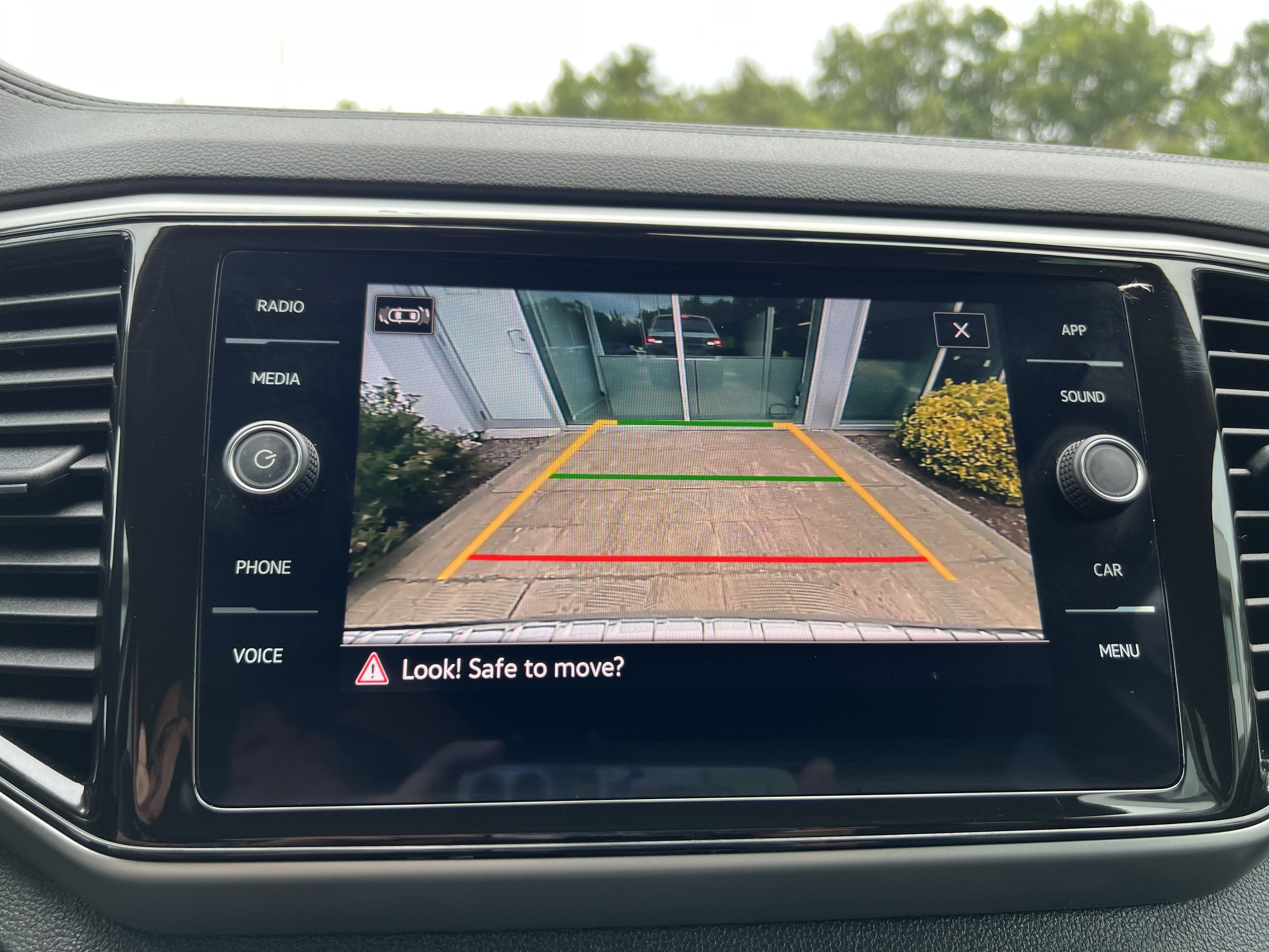 2023 Volkswagen Atlas 3.6L V6 SE w/Technology