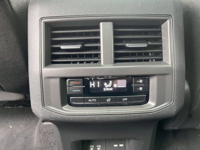 2023 Volkswagen Atlas 2.0T SE w/Technology w/panoramic sunroof