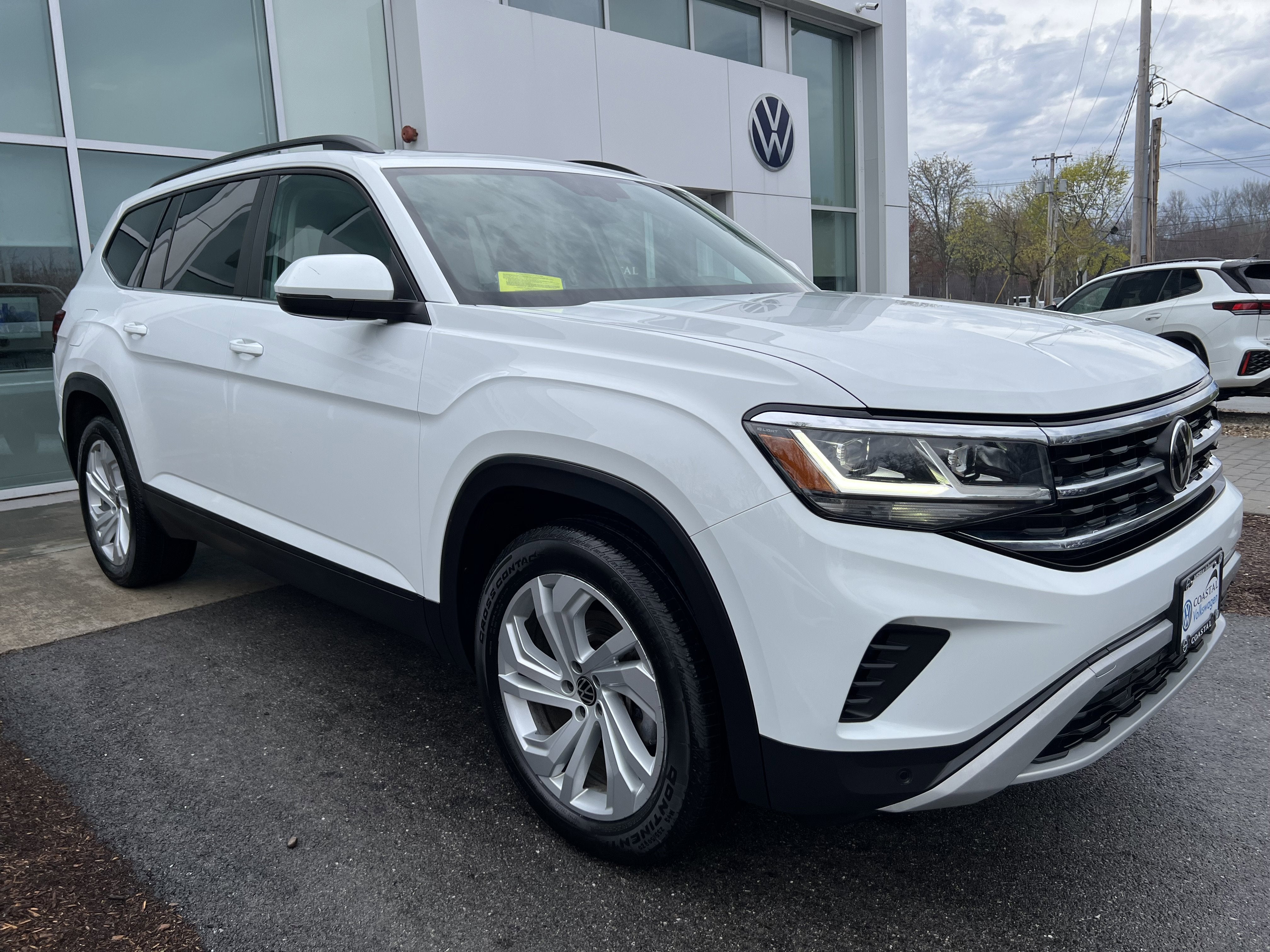 2023 Volkswagen Atlas 2.0T SE w/Technology w/panoramic sunroof