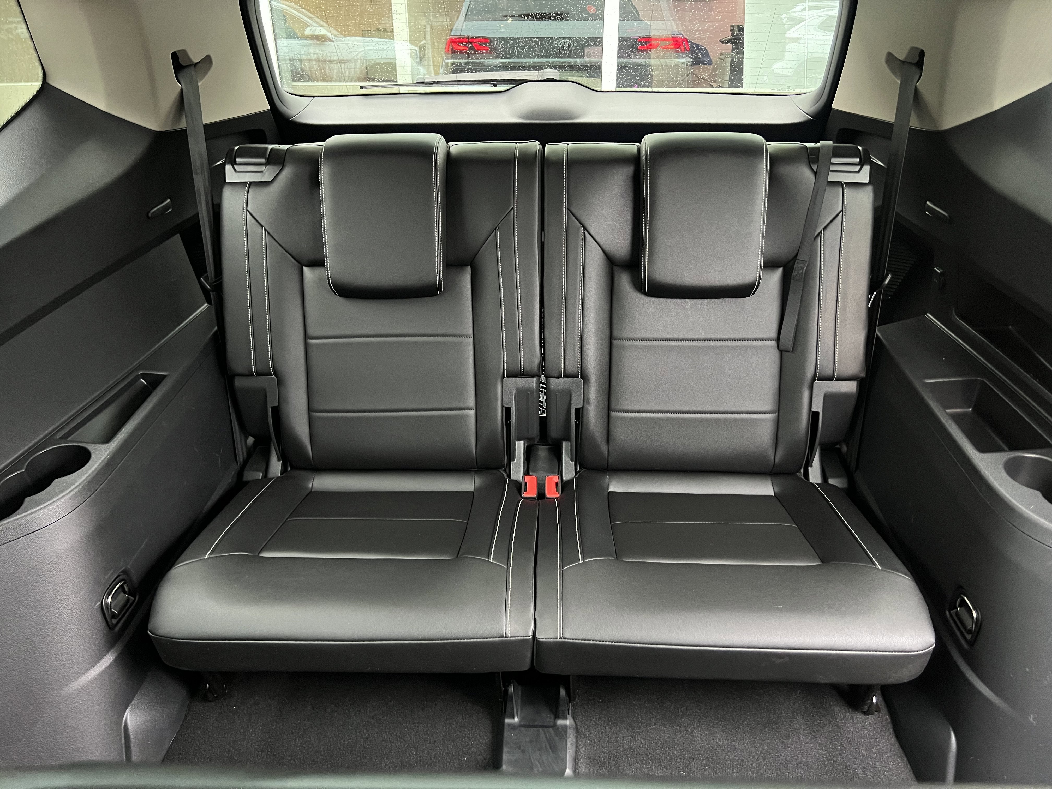 2023 Volkswagen Atlas 3.6L V6 SE w/Technology w/panoramic sunroof