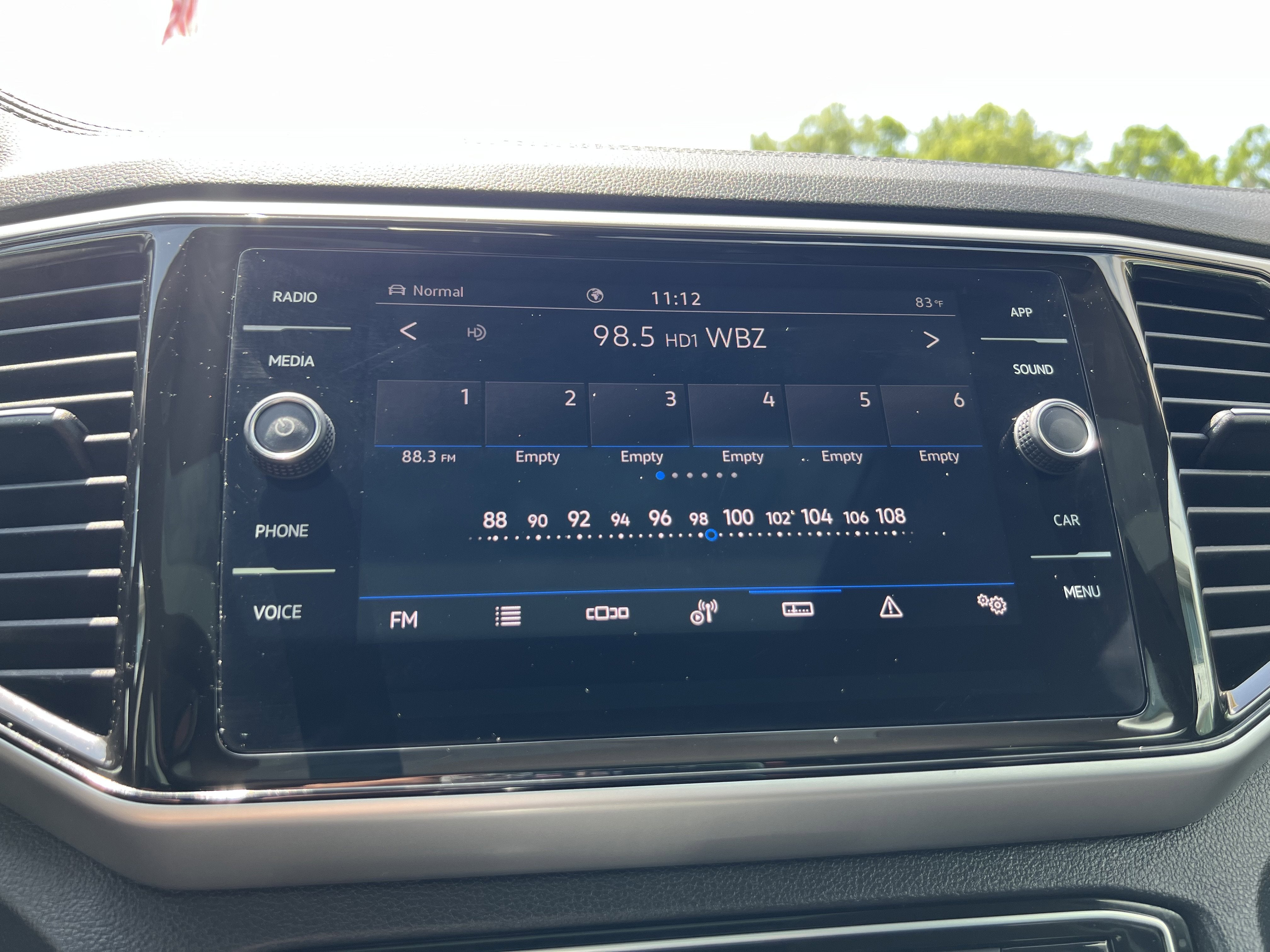 2023 Volkswagen Atlas 3.6L V6 SE w/Technology W/Panoramic Sunroof
