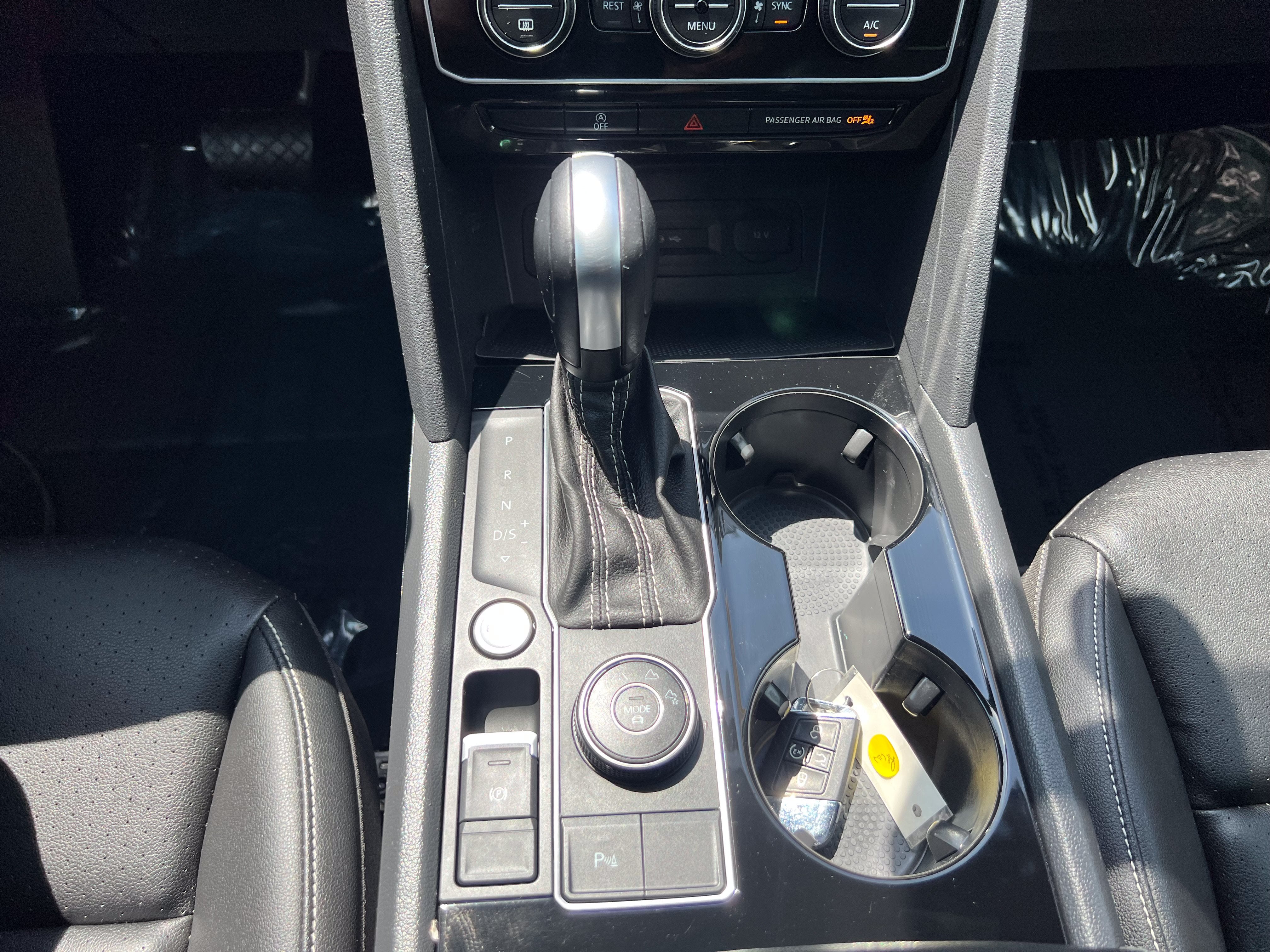 2023 Volkswagen Atlas 3.6L V6 SE w/Technology W/Panoramic Sunroof