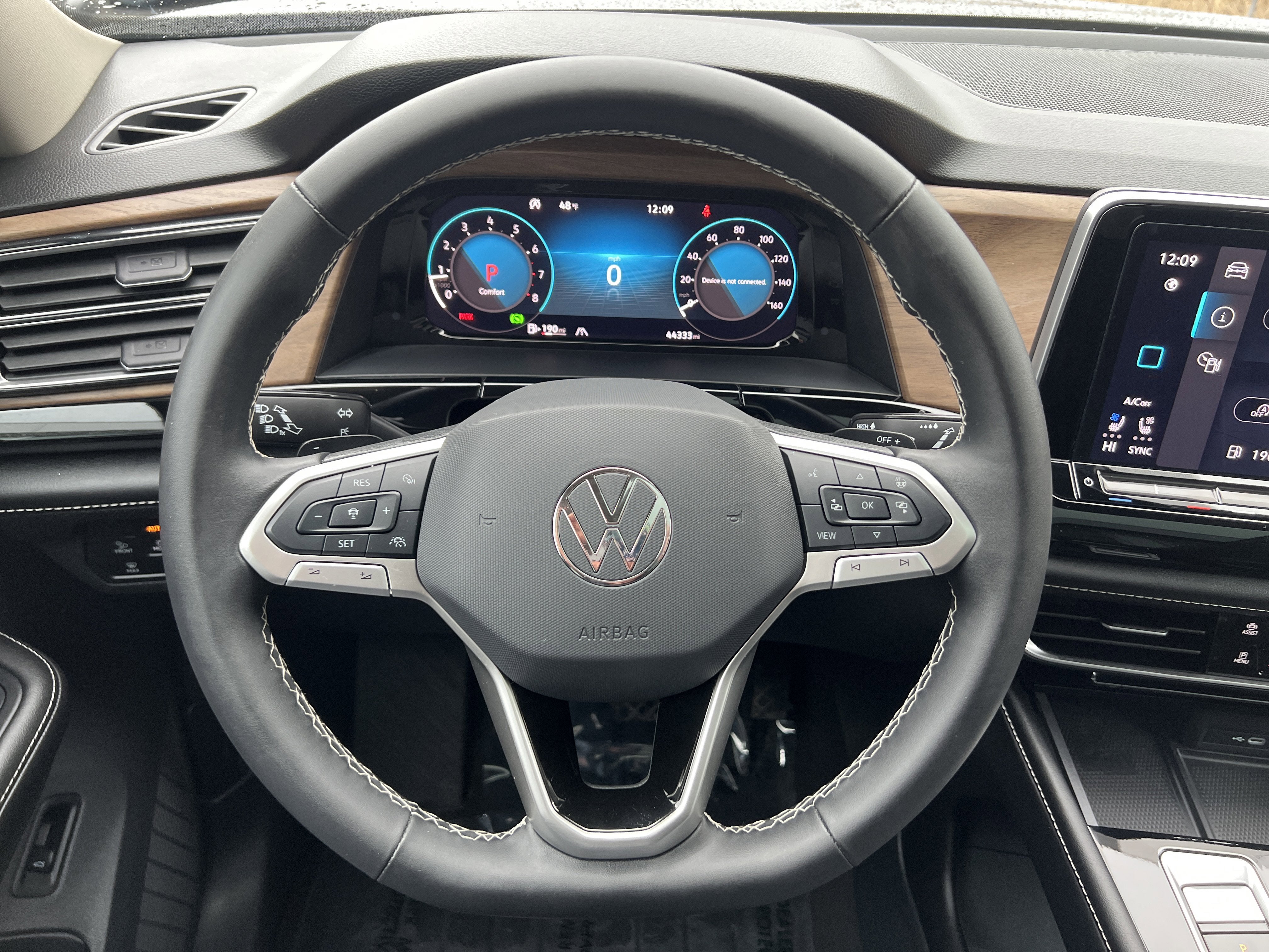 2024 Volkswagen Atlas 2.0T SE w/Technology