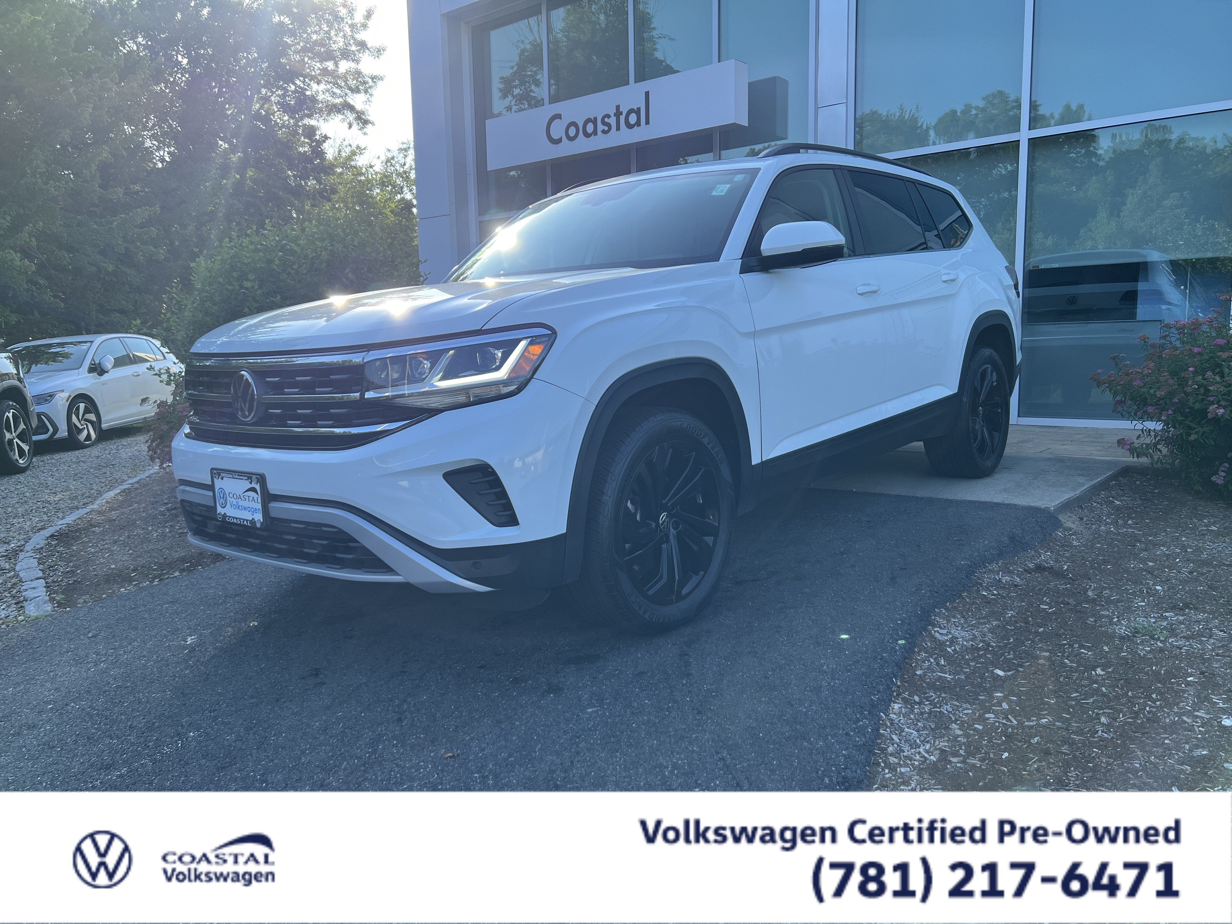 2023 Volkswagen Atlas 3.6L V6 SE w/Technology W/Panoramic Sunroof & Black Wheel Package
