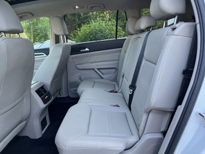 2023 Volkswagen Atlas 3.6L V6 SE w/Technology W/Panoramic Sunroof & Black Wheel Package