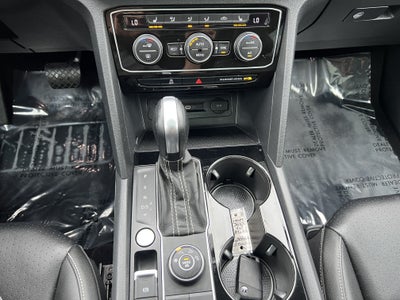 2023 Volkswagen Atlas 3.6L V6 SE w/Technology W/Panoramic Sunroof & Black Wheel Package