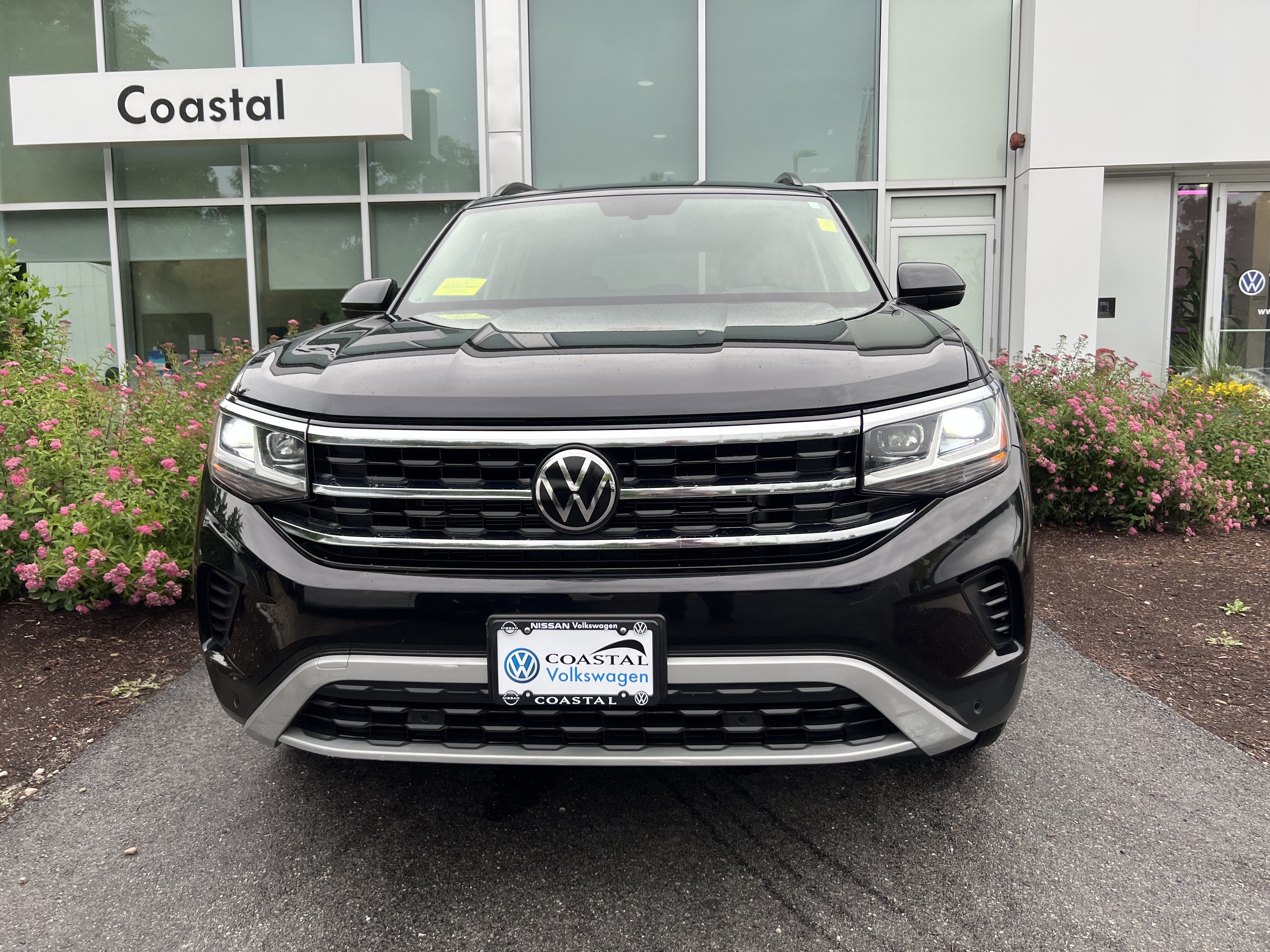2023 Volkswagen Atlas 3.6L V6 SE w/Technology W/Panoramic Sunroof & Black Wheel Package