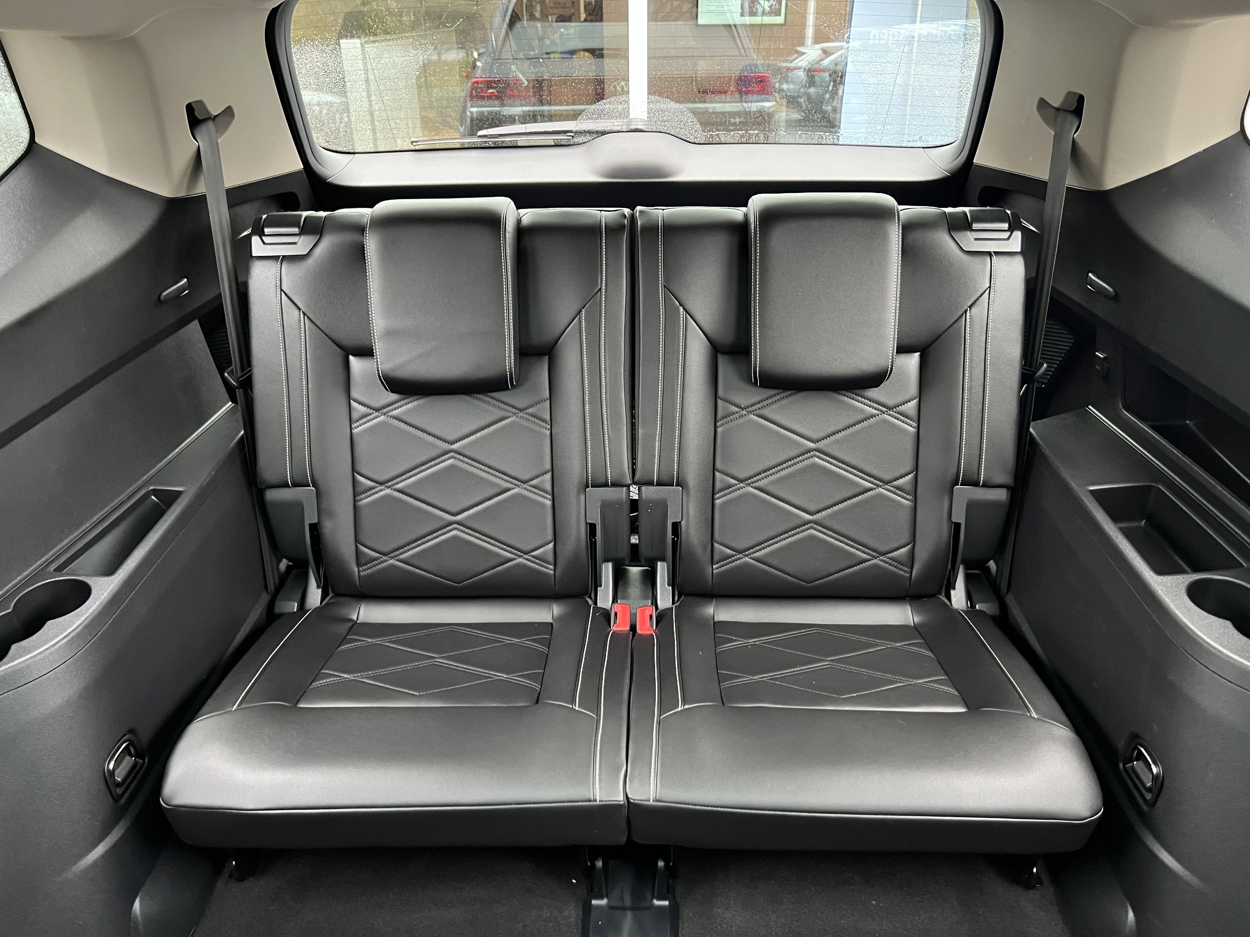 2024 Volkswagen Atlas 2.0T SE w/Technology w/panoramic sunroof and BWP