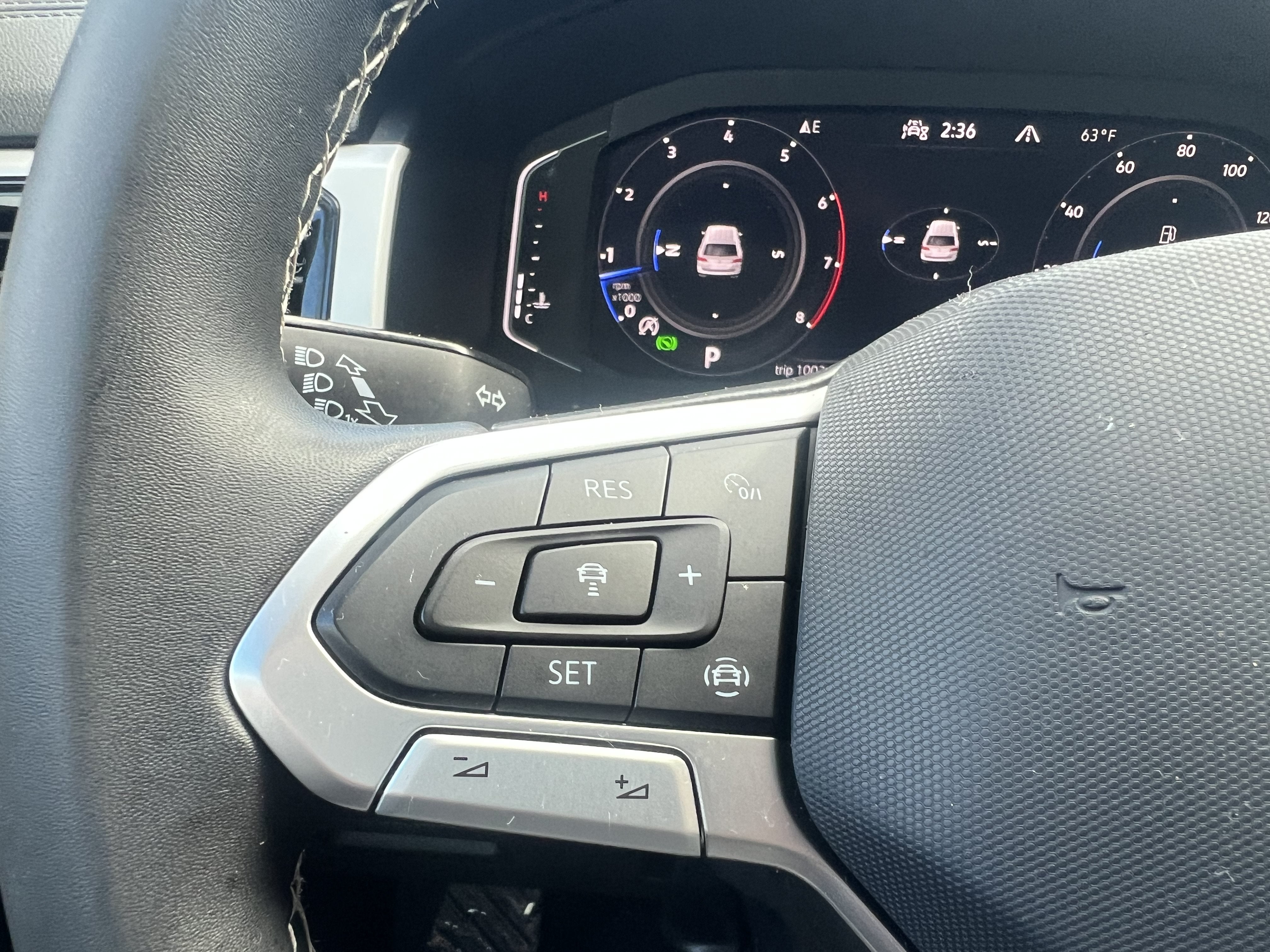 2023 Volkswagen Atlas 3.6L V6 SE w/Technology w/sunroof