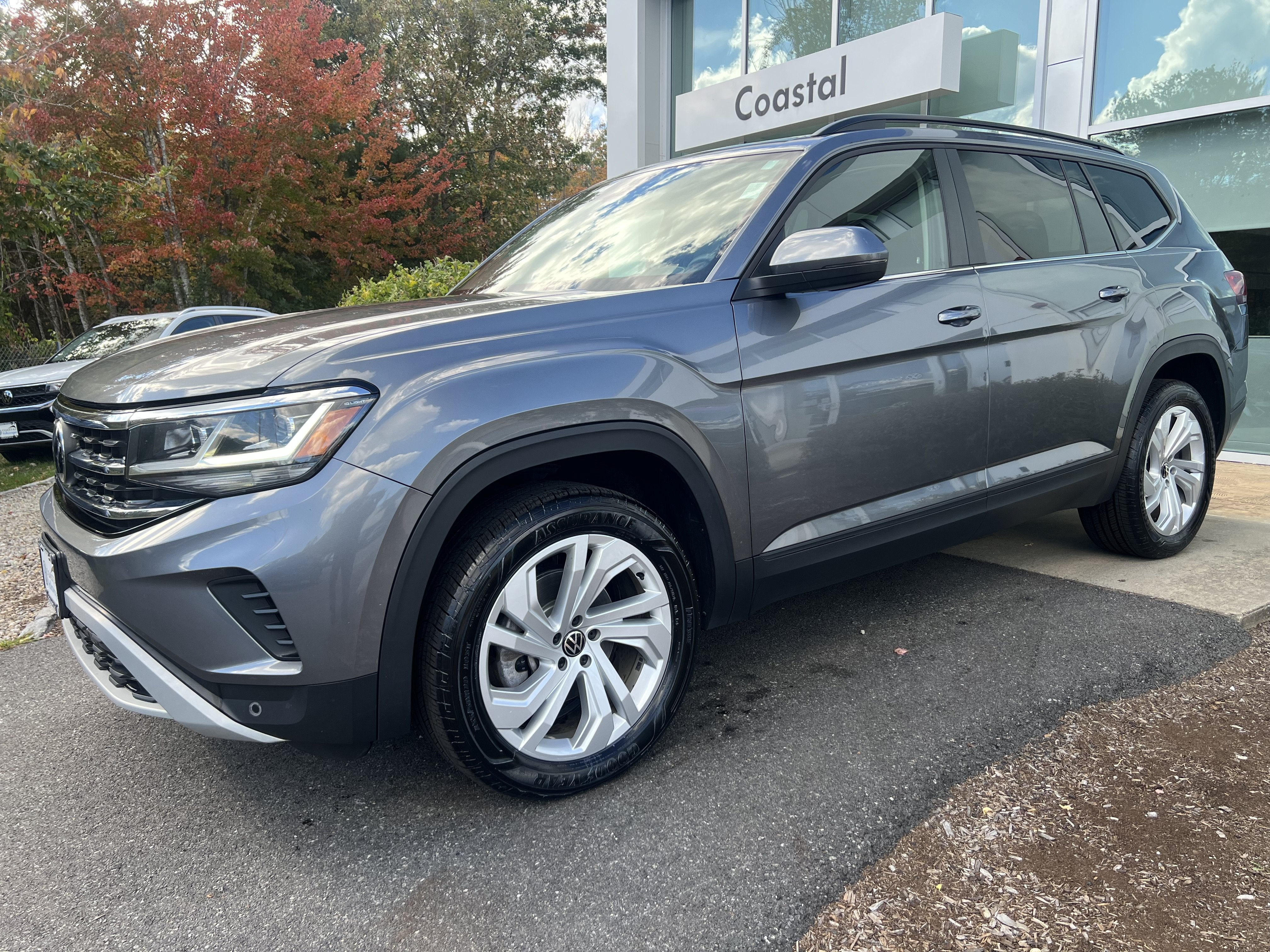 2023 Volkswagen Atlas 3.6L V6 SE w/Technology w/sunroof